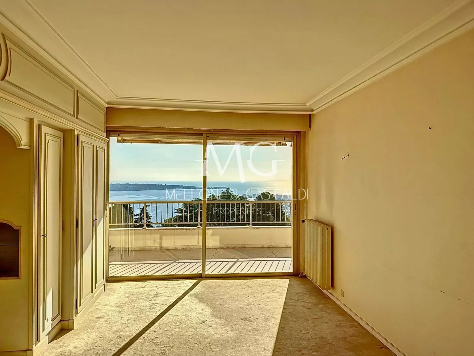 Condominium in Cannes, Provence-Alpes-Côte d'Azur 12536979