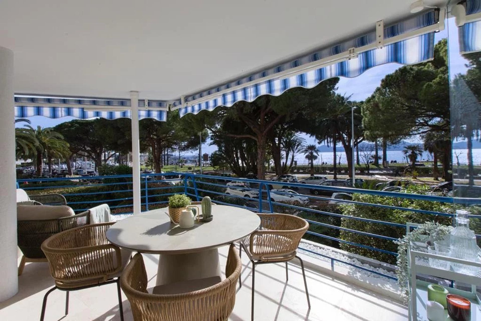 Residential in Cannes, Alpes-Maritimes 12537013