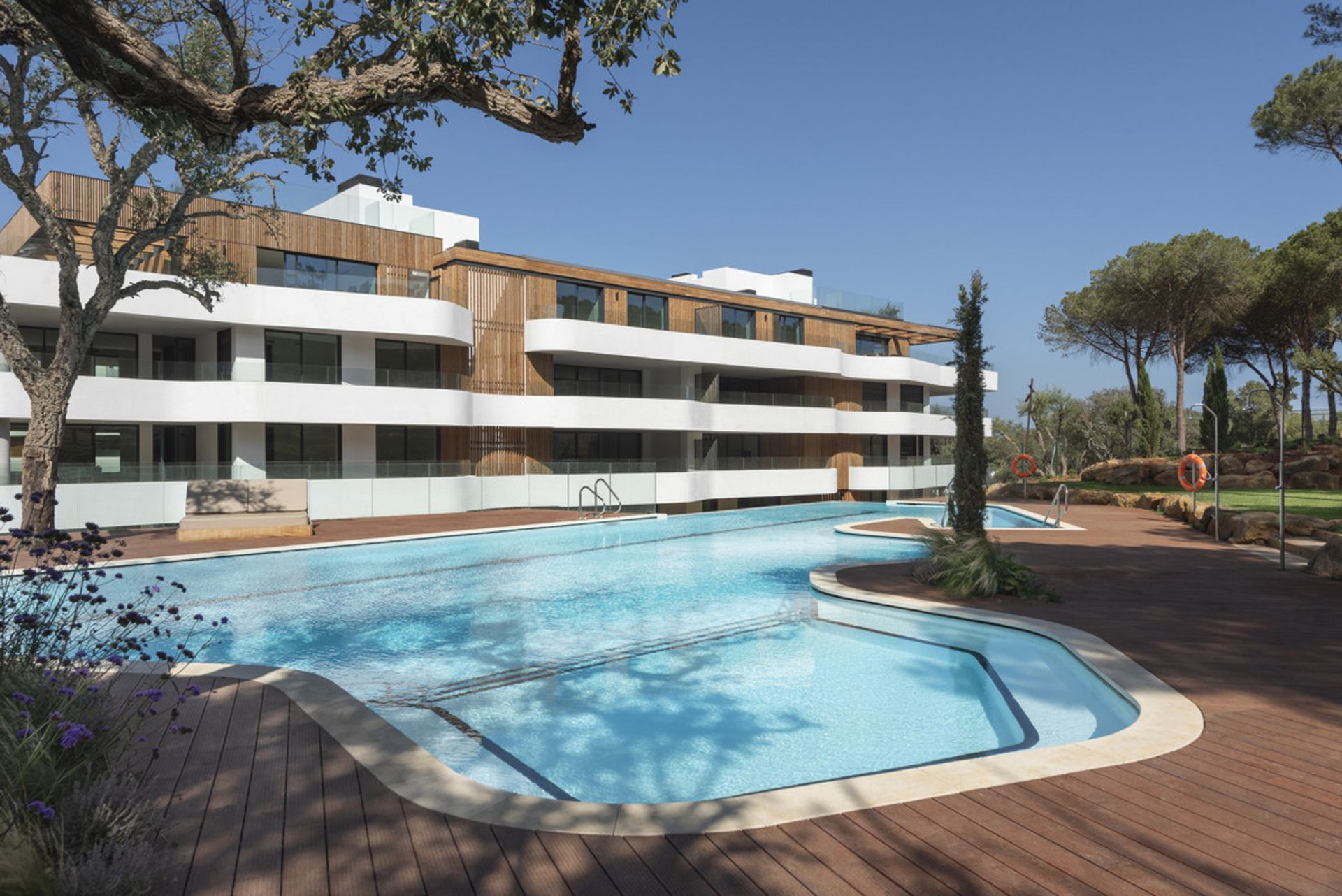 Condominium in San Roque, Andalusia 12537366