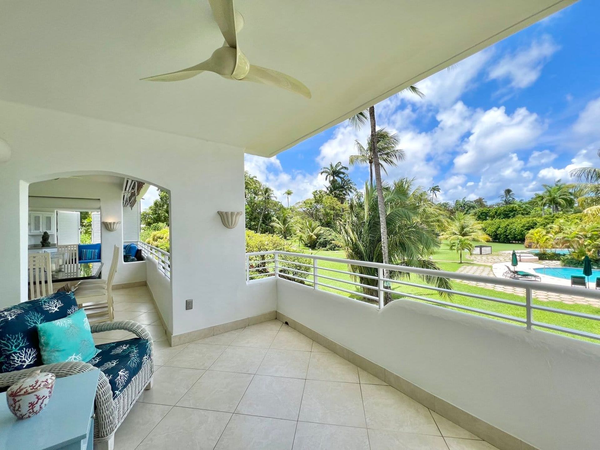 Condominium in Holetown, Saint James 12537757