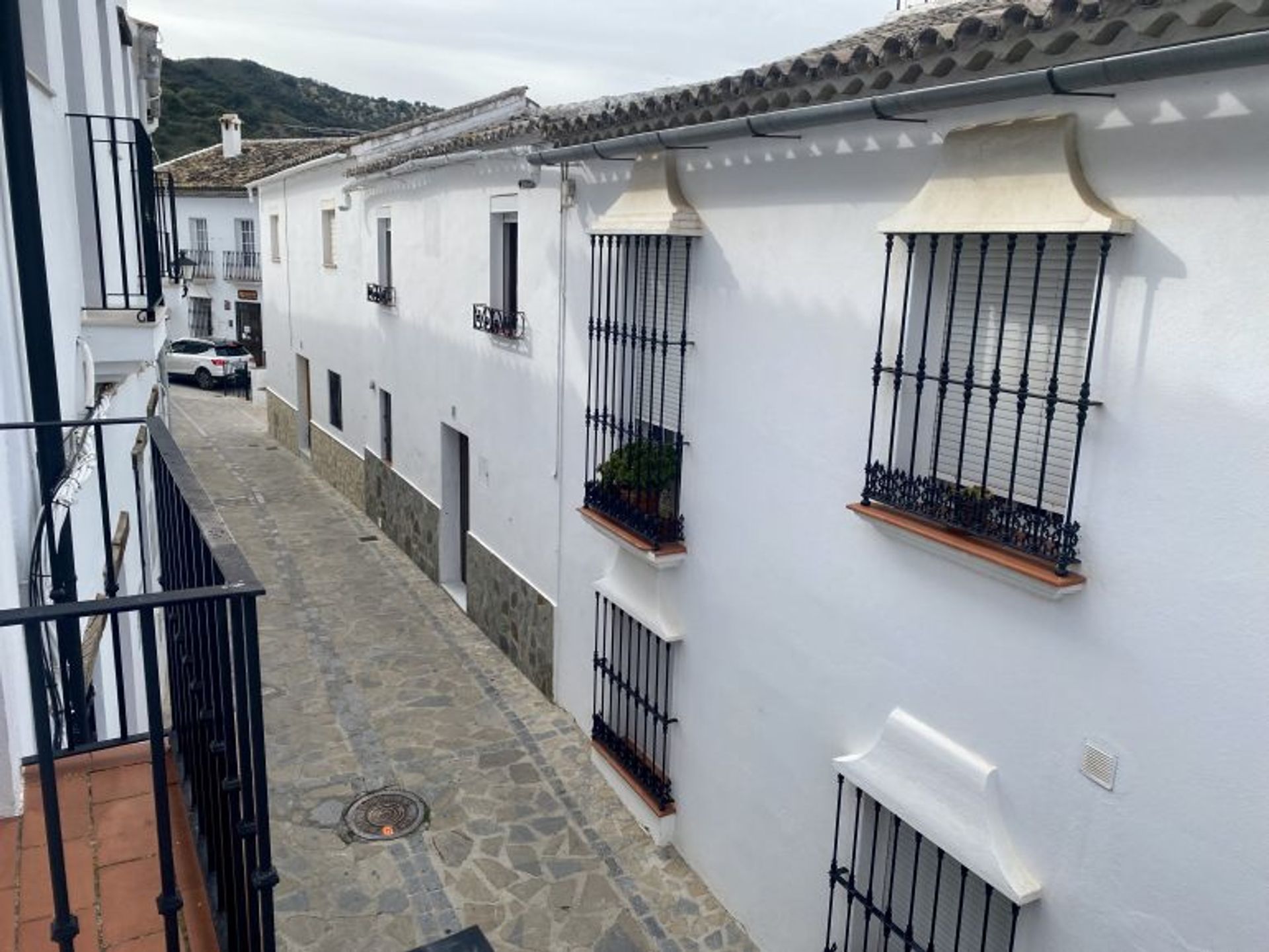 房子 在 Zahara de la Sierra, Andalusia 12538349