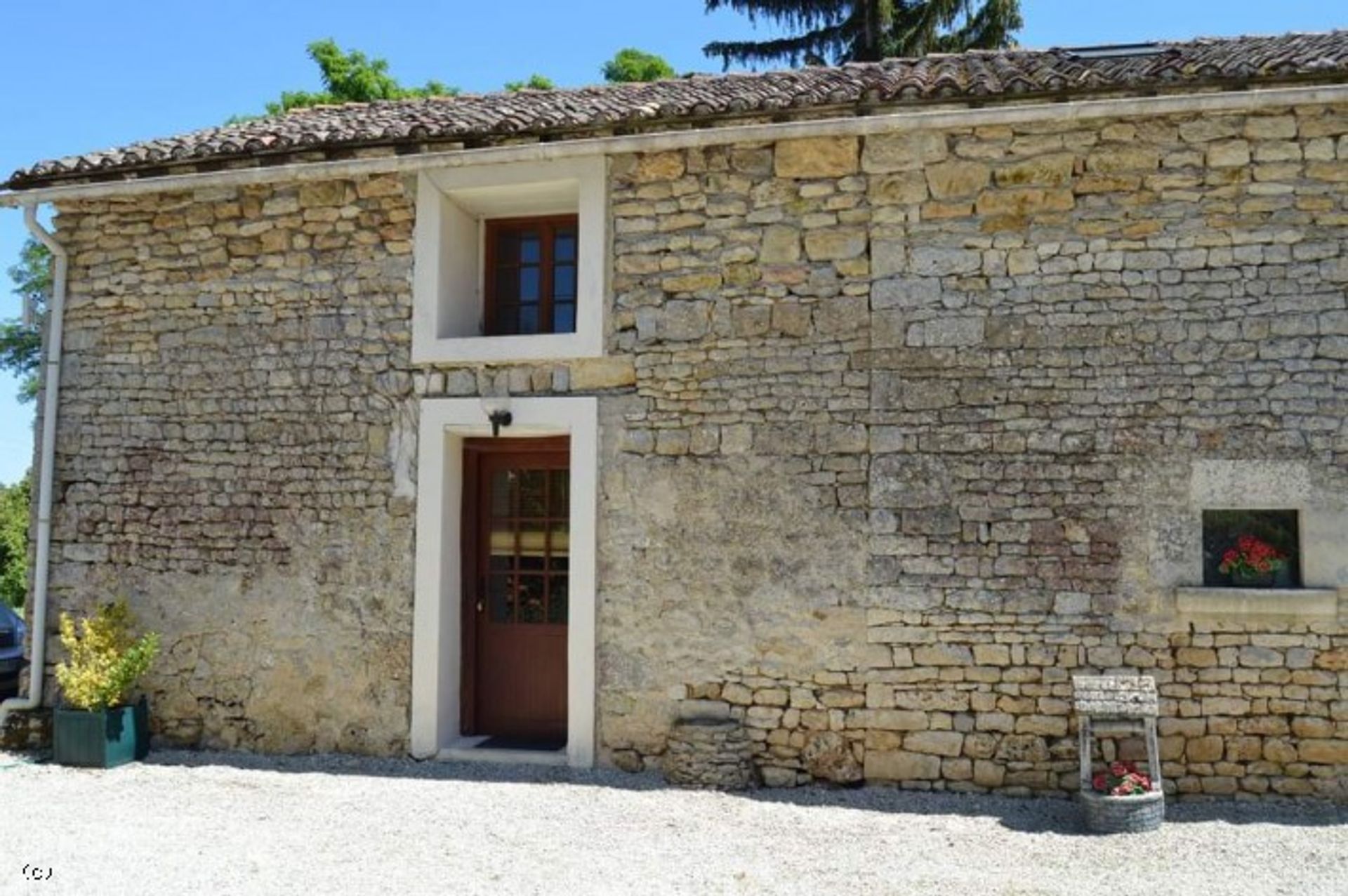 Hus i Villefagnan, Nouvelle-Aquitaine 12539989