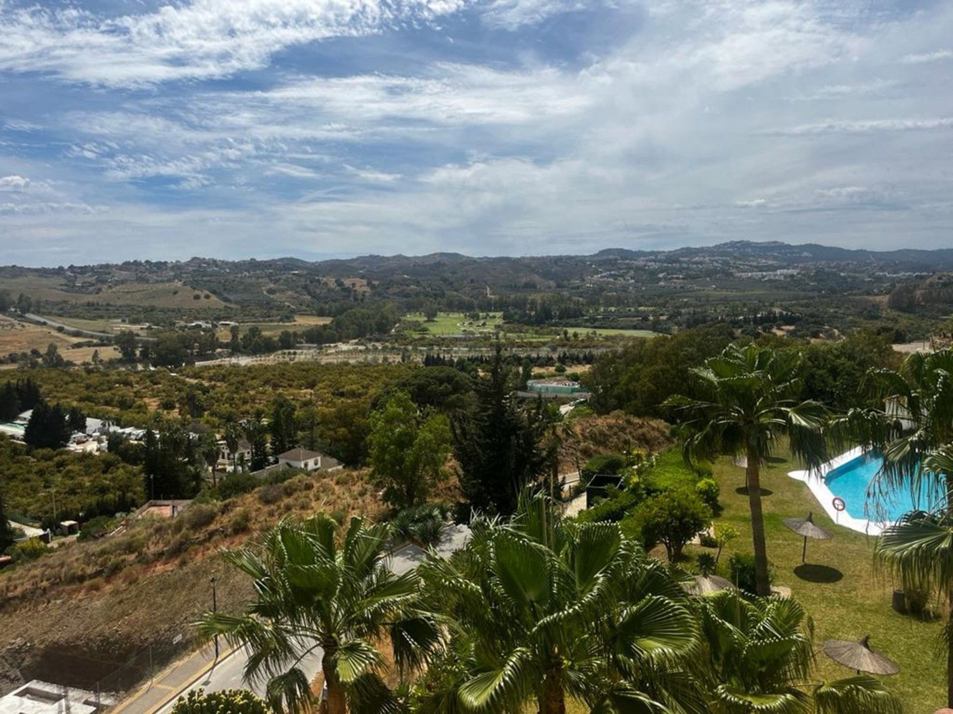 Кондоминиум в Las Lagunas de Mijas, Andalucía 12540337