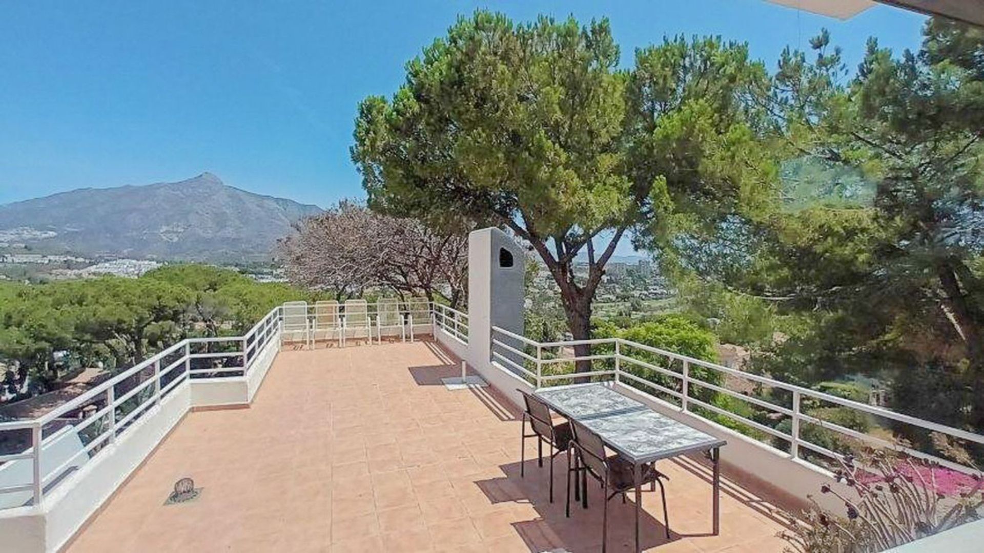 Condominium dans Marbella, Andalousie 12540388