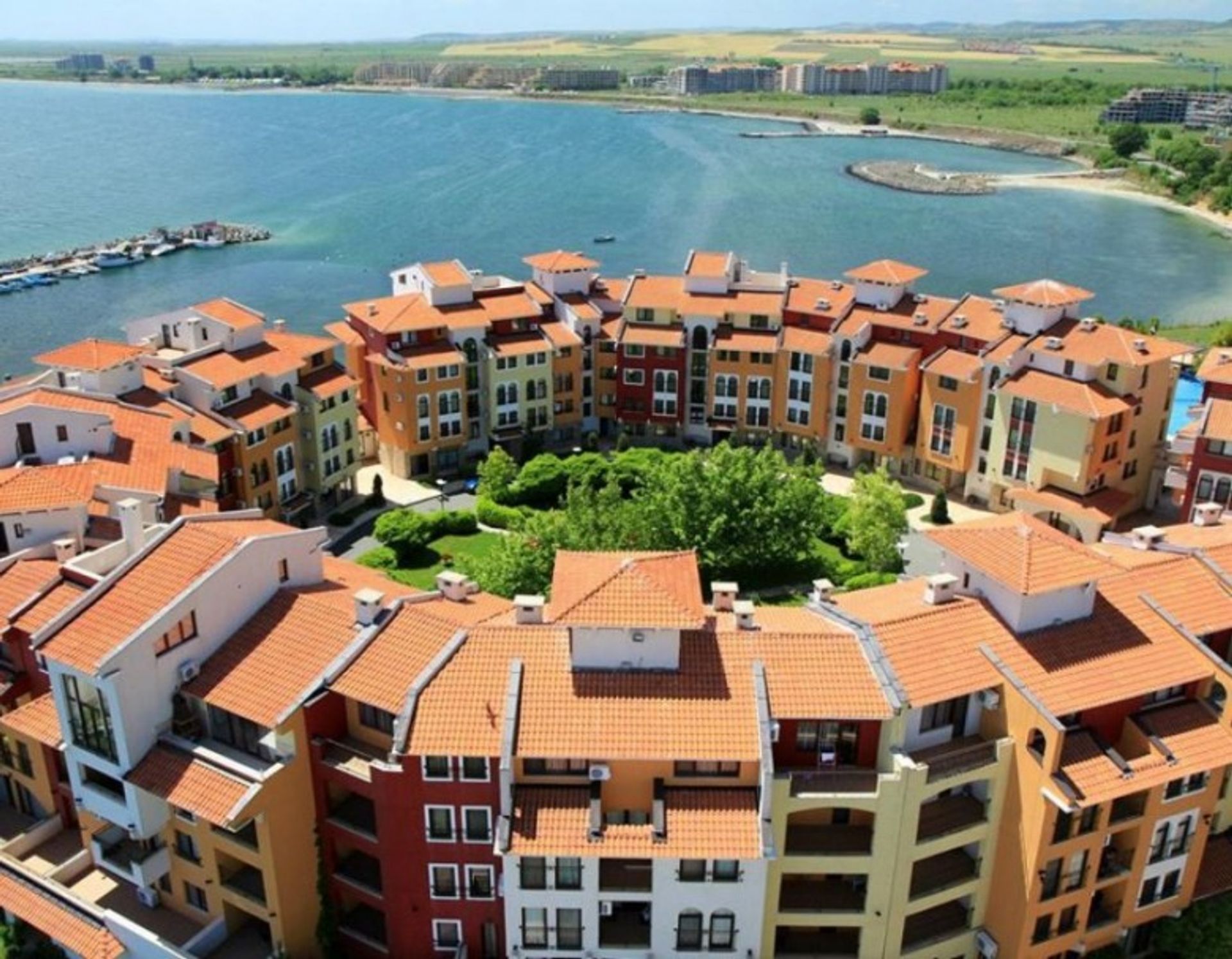 Condominio nel Aheloy, Burgas 12540603