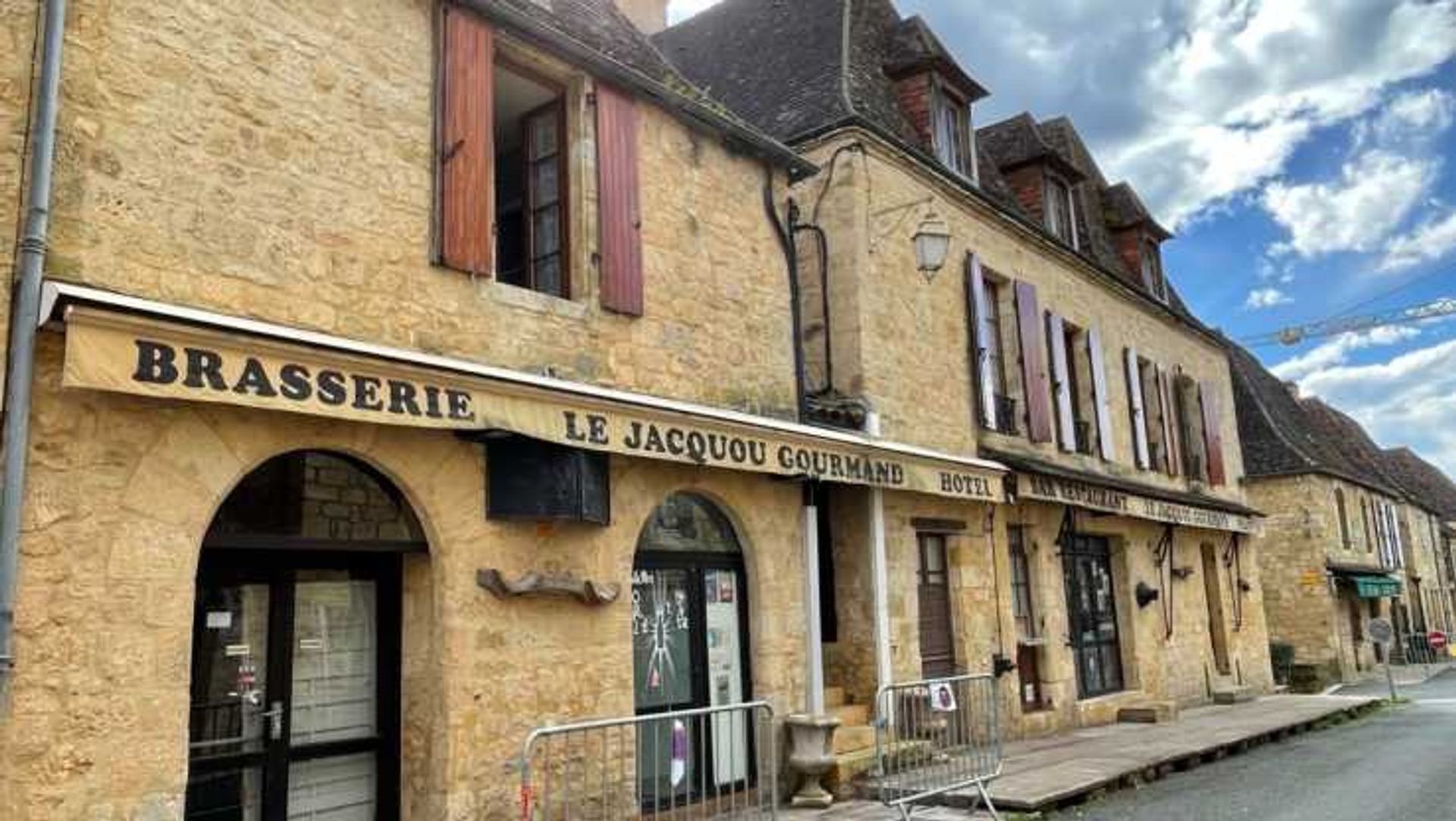 Haus im Sarlat-la-Caneda, Nouvelle-Aquitaine 12541536