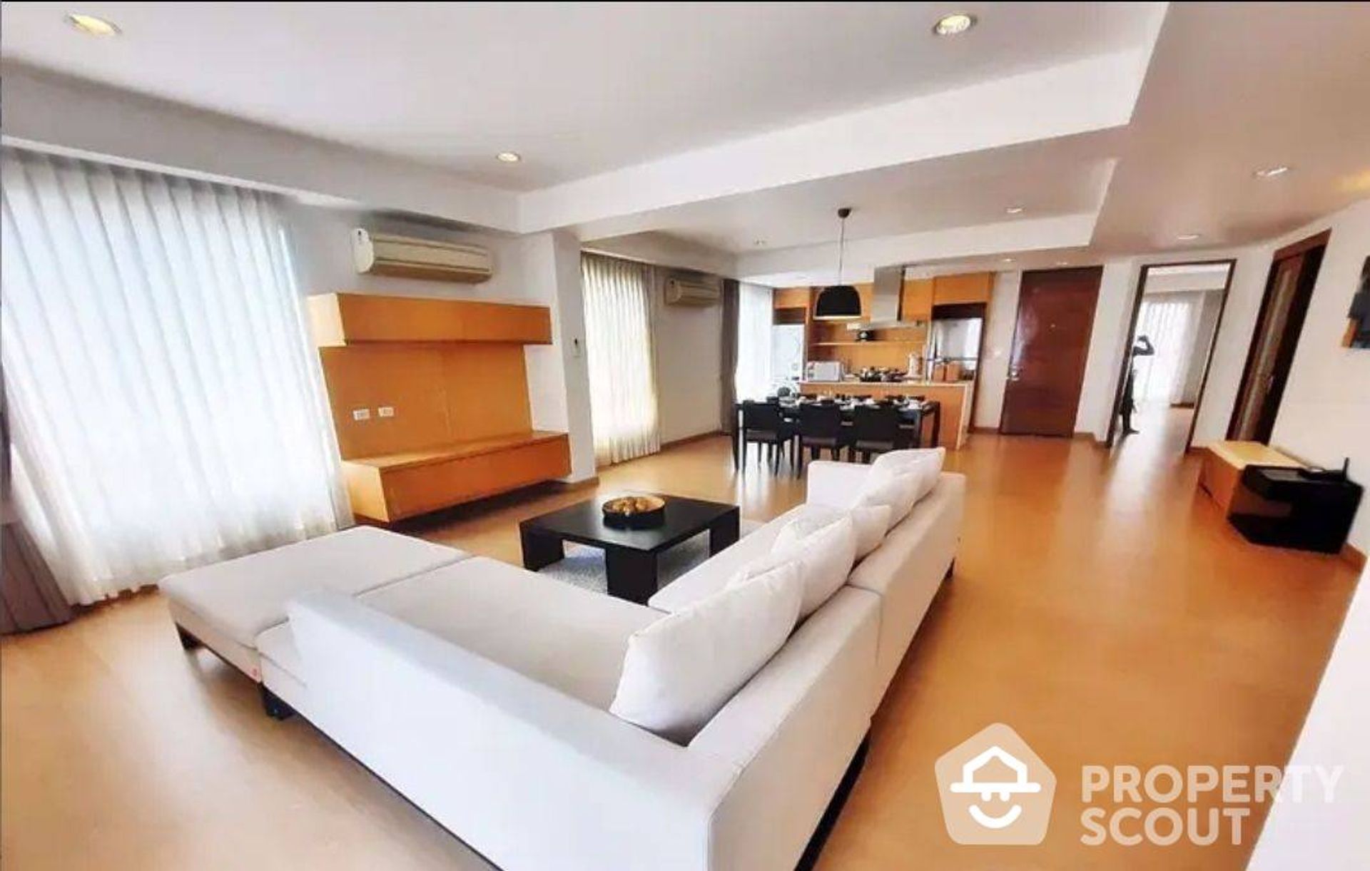 Condominium in Watthana, Krung Thep Maha Nakhon 12542515