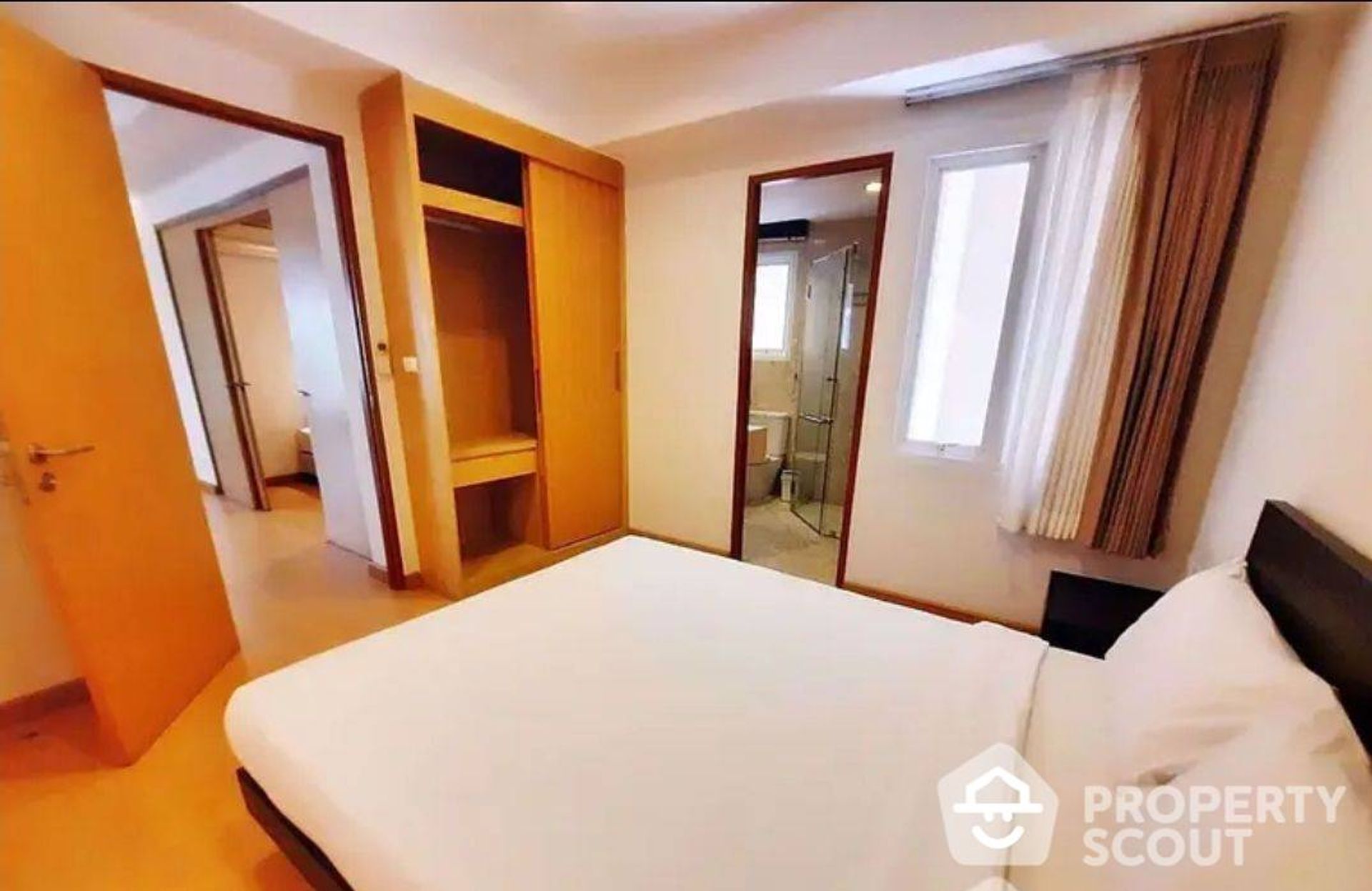 Condominium in Watthana, Krung Thep Maha Nakhon 12542515