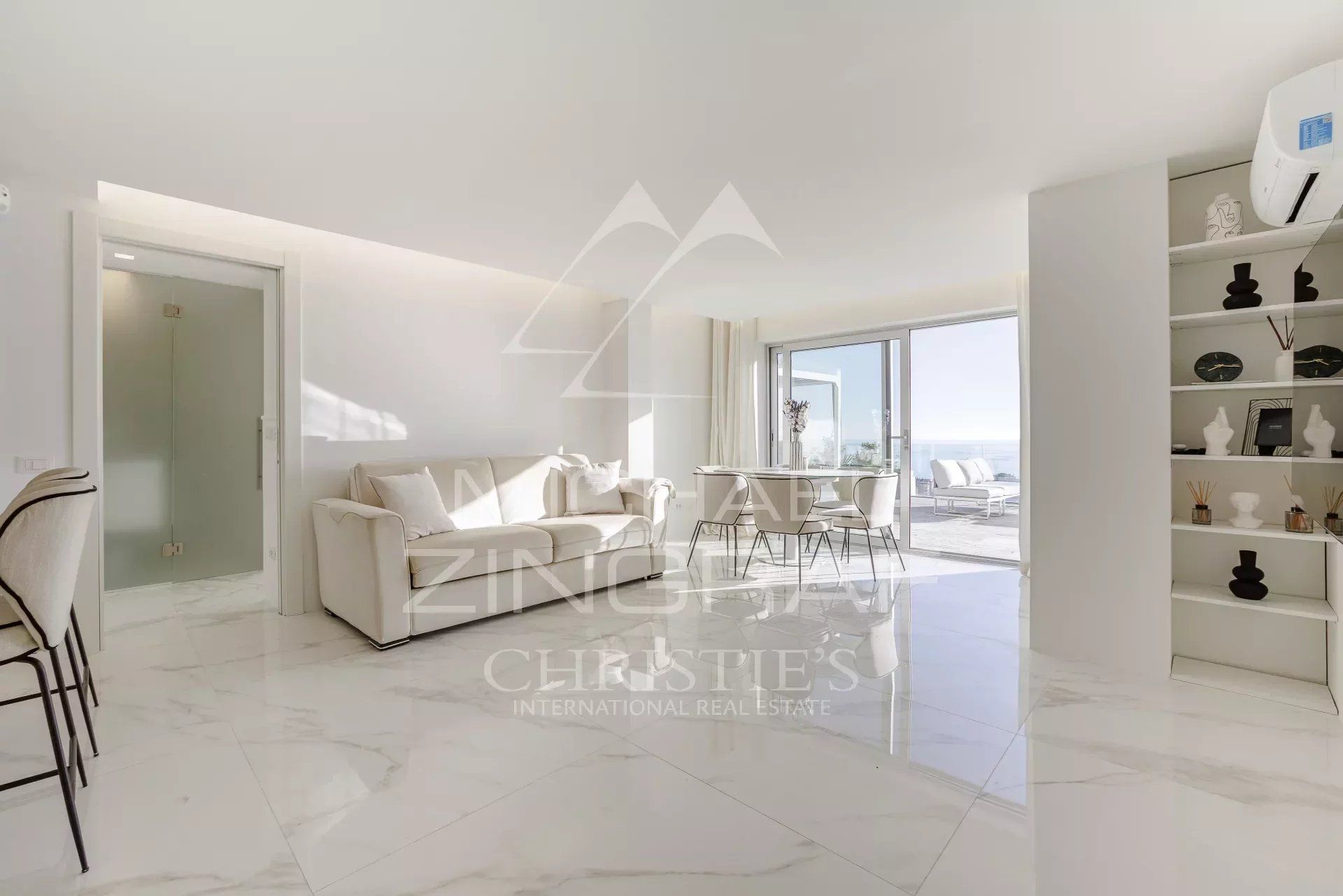 Condominium in Cap-d'Ail, Alpes-Maritimes 12542597