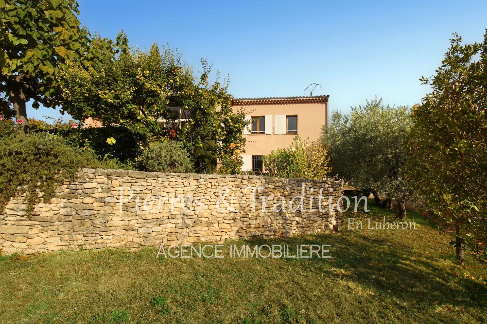 Hus i Apt, Provence-Alpes-Cote d'Azur 12542604