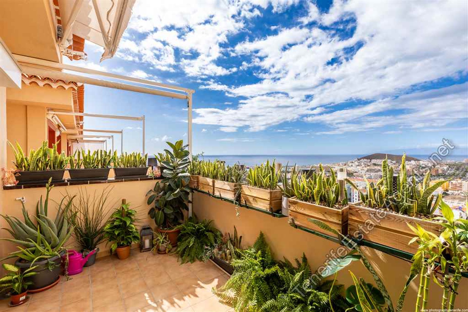 Condominium in Los Cristianos, Canarische eilanden 12542780