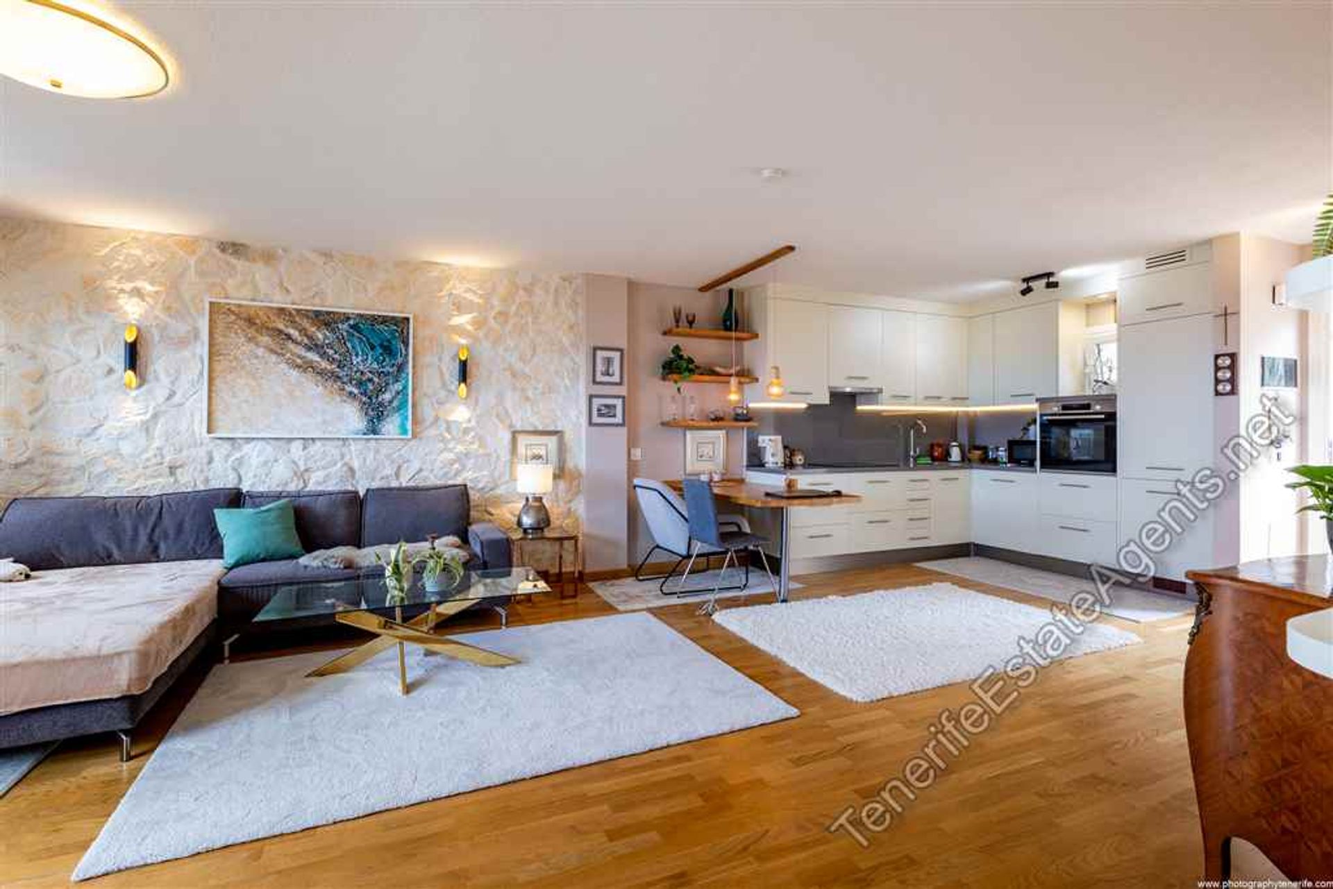 Condominium in Los Cristianos, Canarische eilanden 12542780