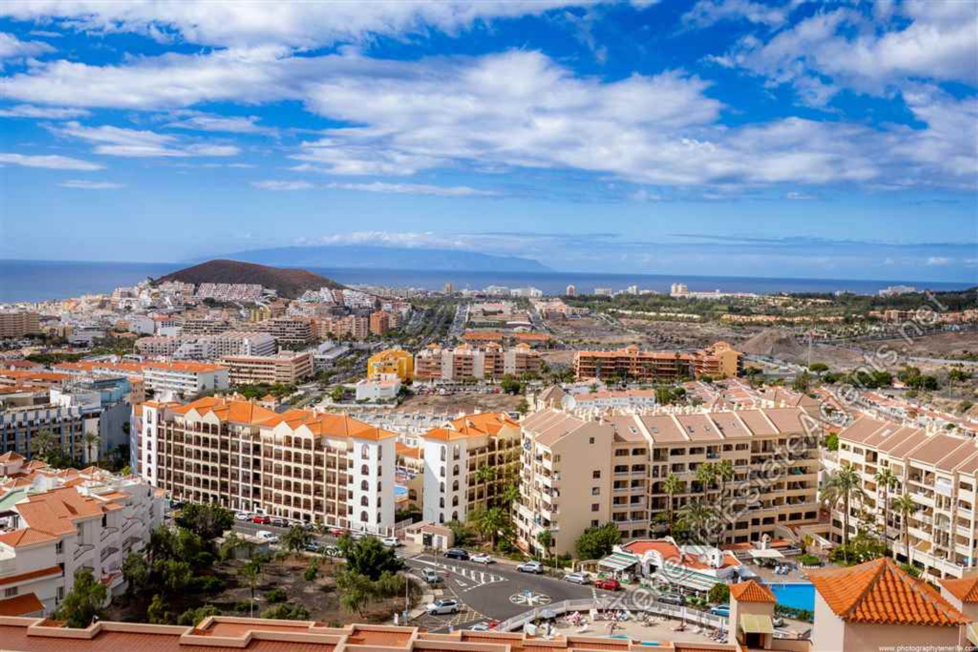 Condominium in Los Cristianos, Canarische eilanden 12542780