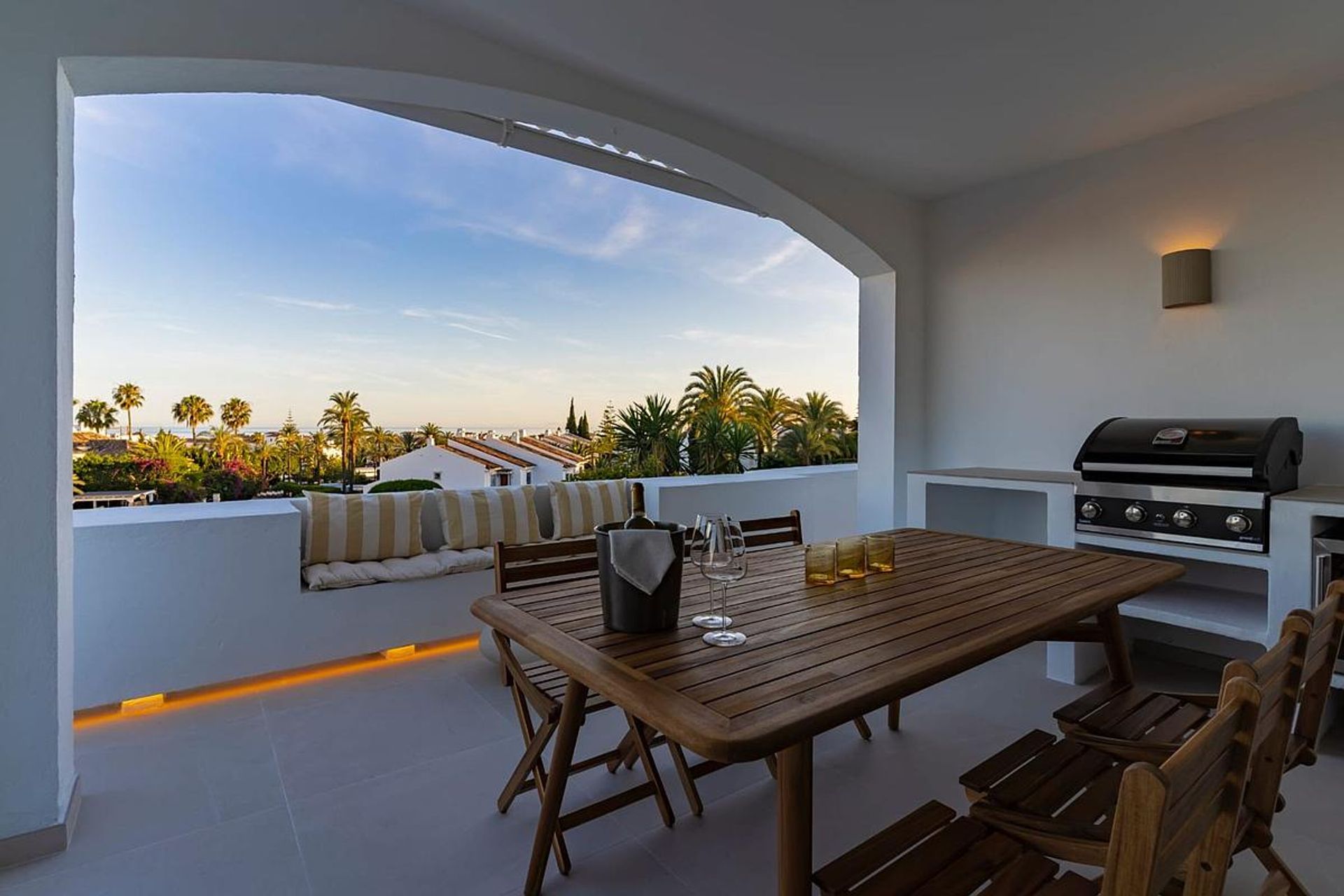 Condominium in Marbella, Andalusia 12544306