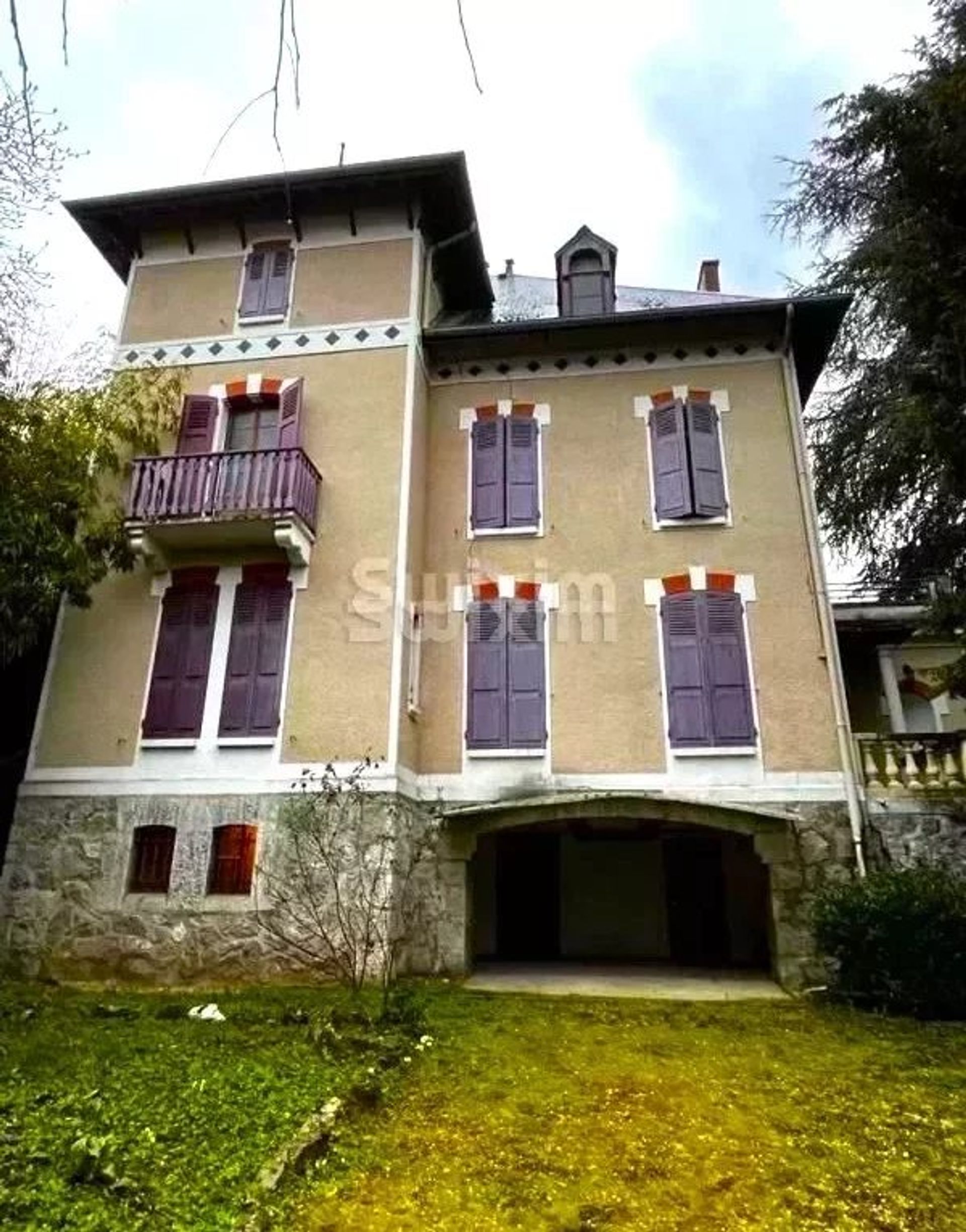 Osakehuoneisto sisään Challes-les-Eaux, Auvergne-Rhone-Alpes 12544486