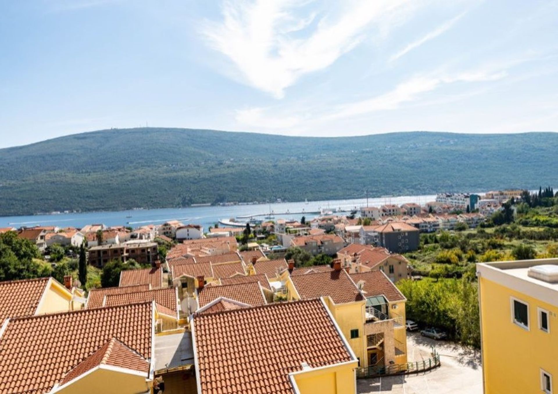 Condominio en Herceg novi, Herceg novi 12544677