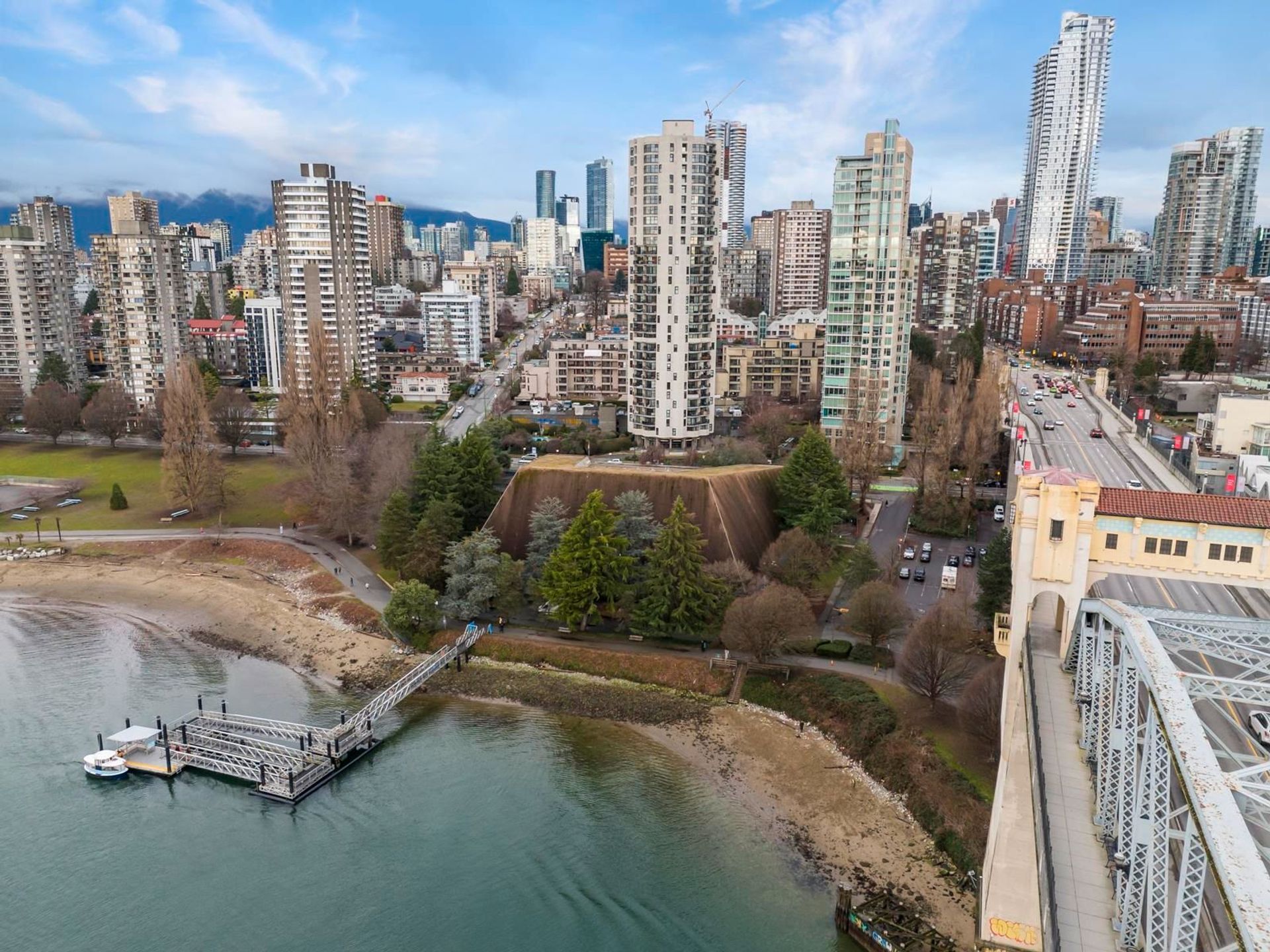 آخر في Vancouver, British Columbia 12545562