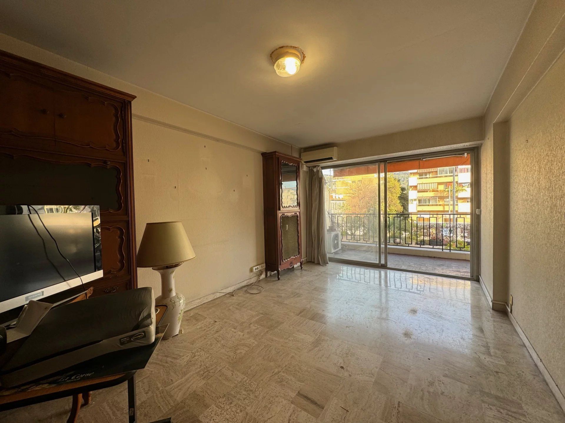 Condominium in Le Cannet, Alpes-Maritimes 12546428