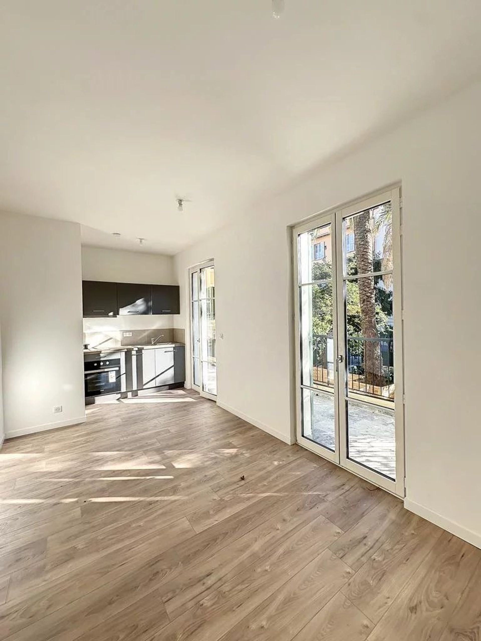 Condominium in Leuk, Provence-Alpes-Côte d'Azur 12546433