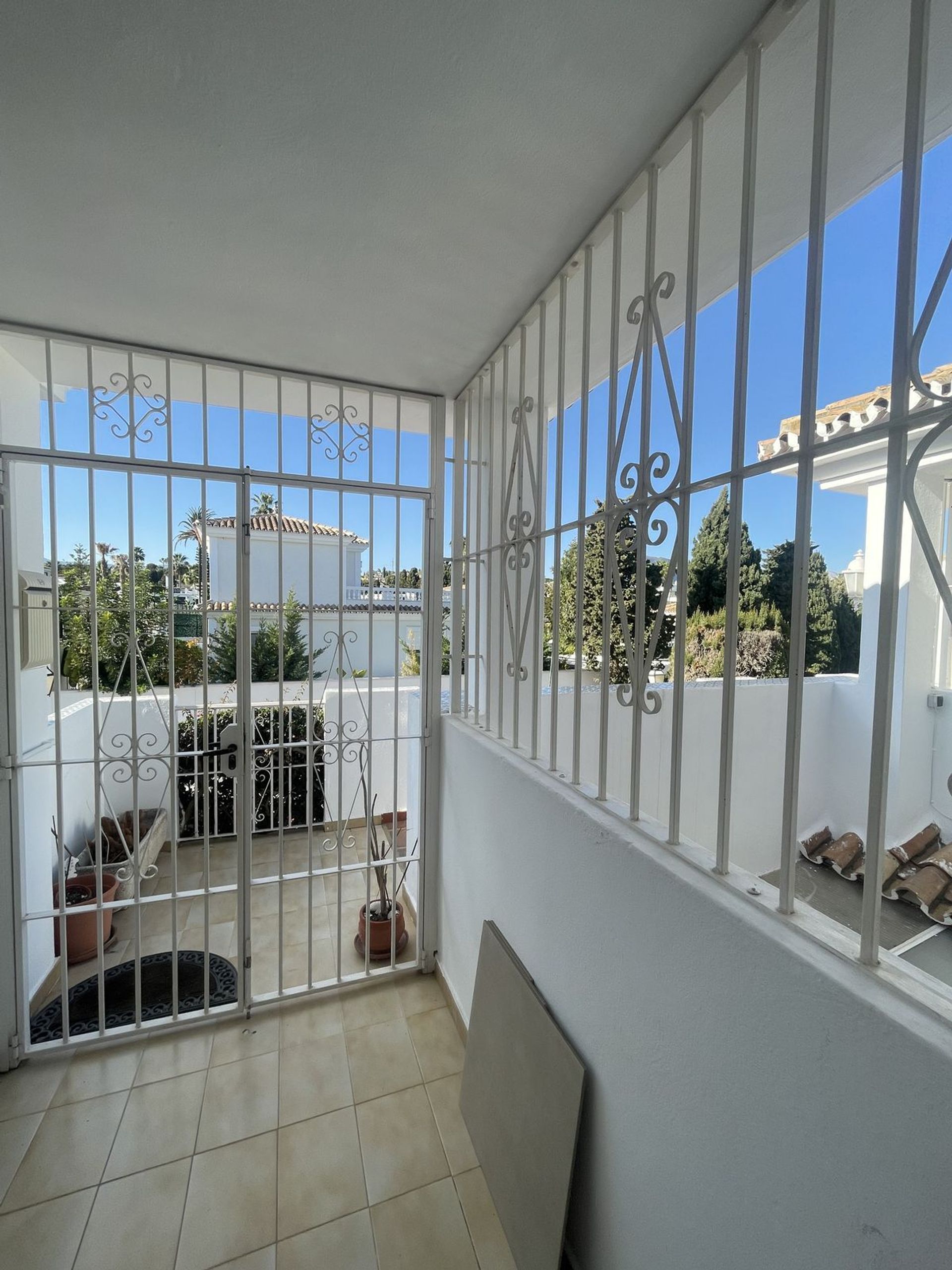 Condominio nel El Paraíso, Andalusia 12546574