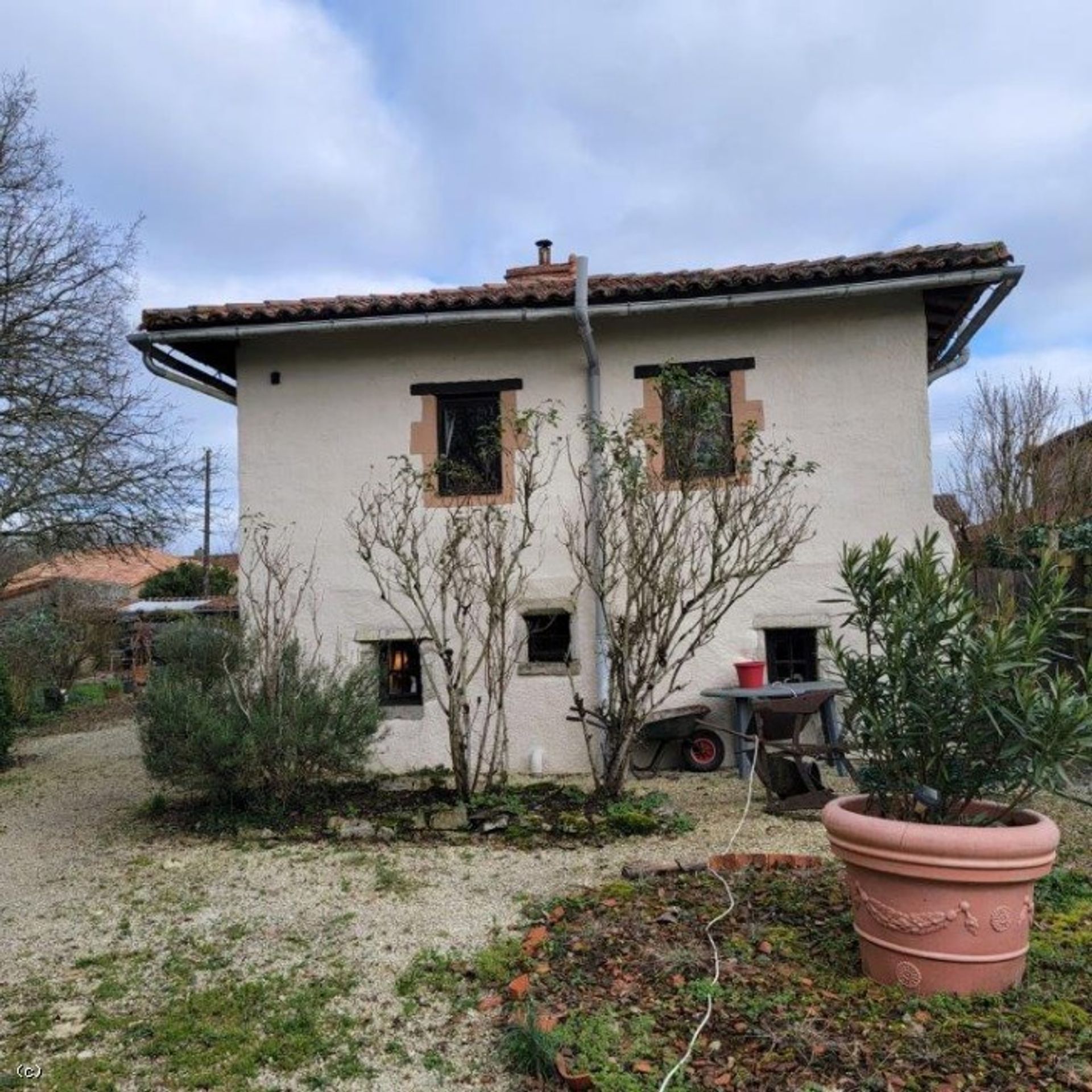 Casa nel Champagne-Mouton, Nouvelle-Aquitaine 12547158