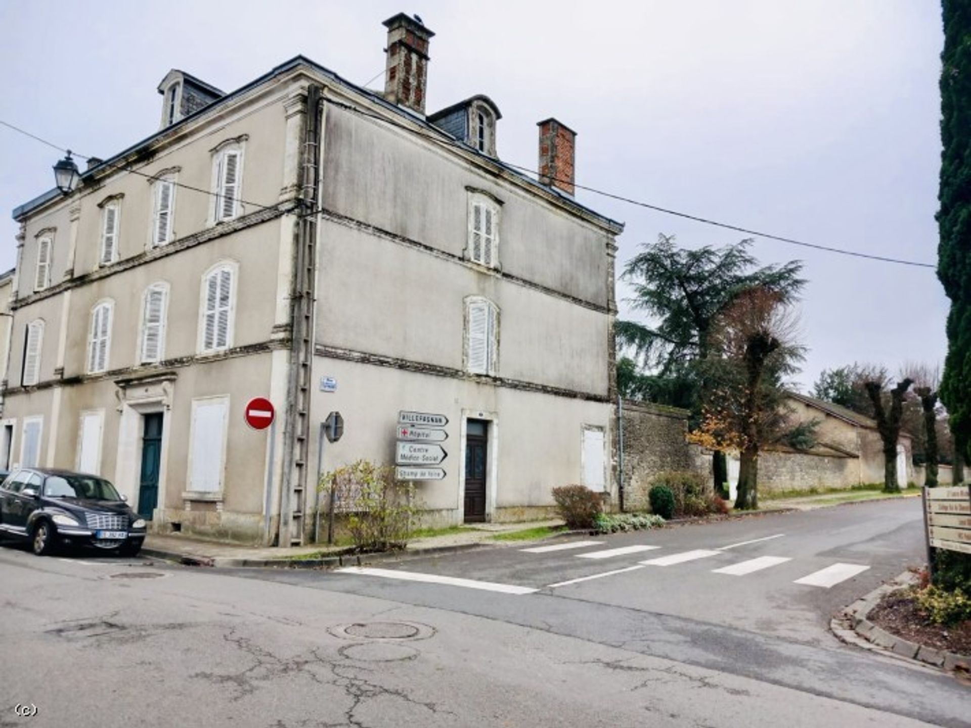 Huis in Ruffec, Nouvelle-Aquitaine 12547159