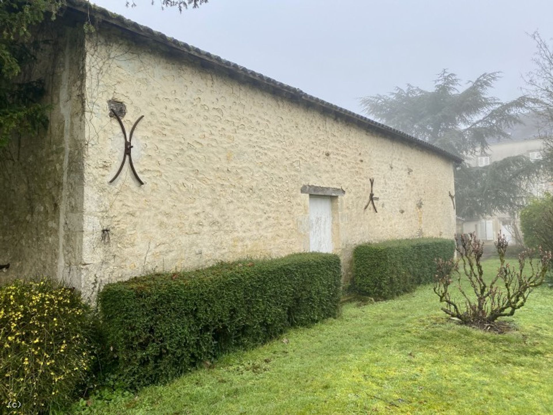 Huis in Ruffec, Nouvelle-Aquitaine 12547159