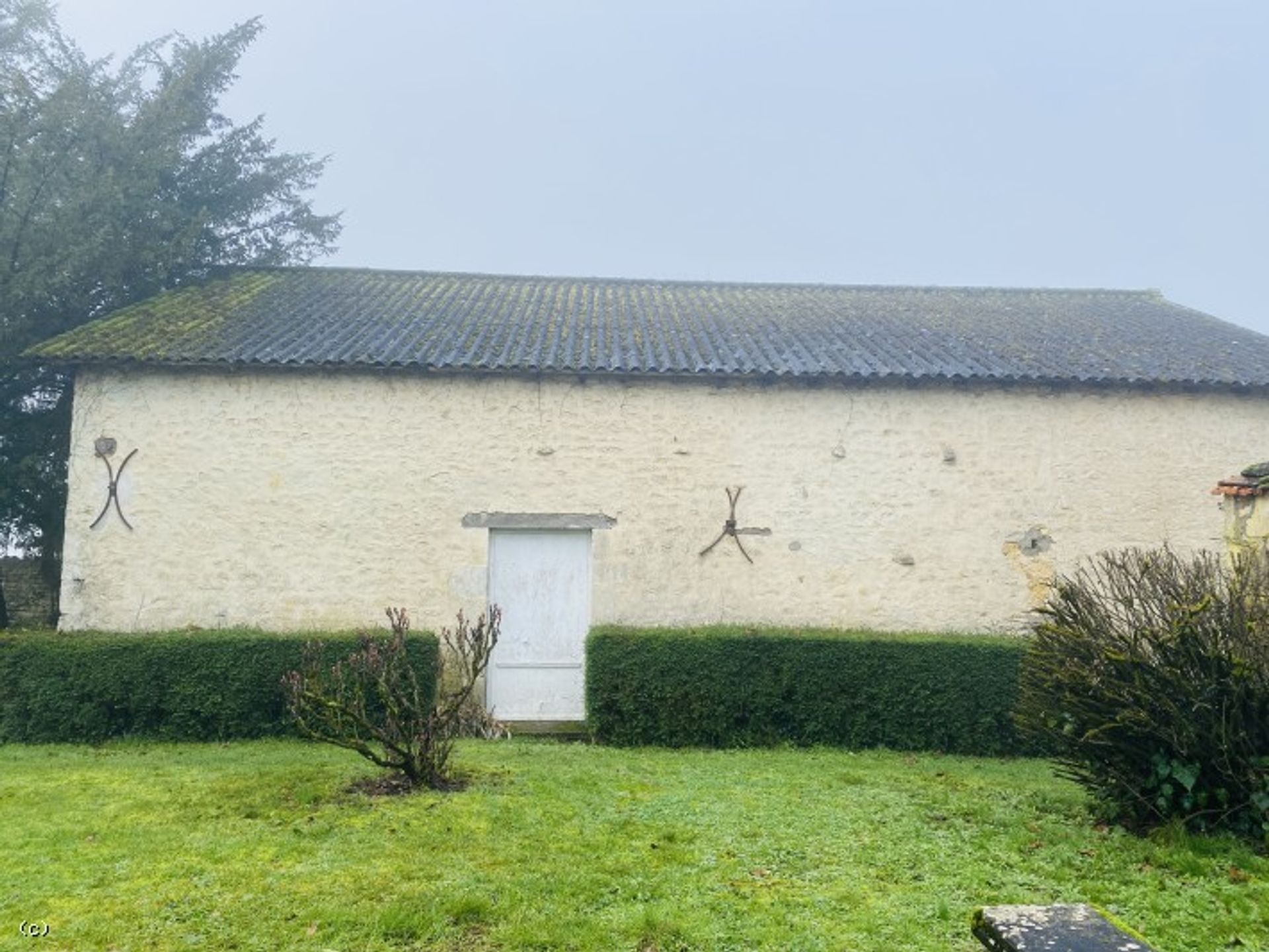 Rumah di Ruffec, Nouvelle-Aquitaine 12547159