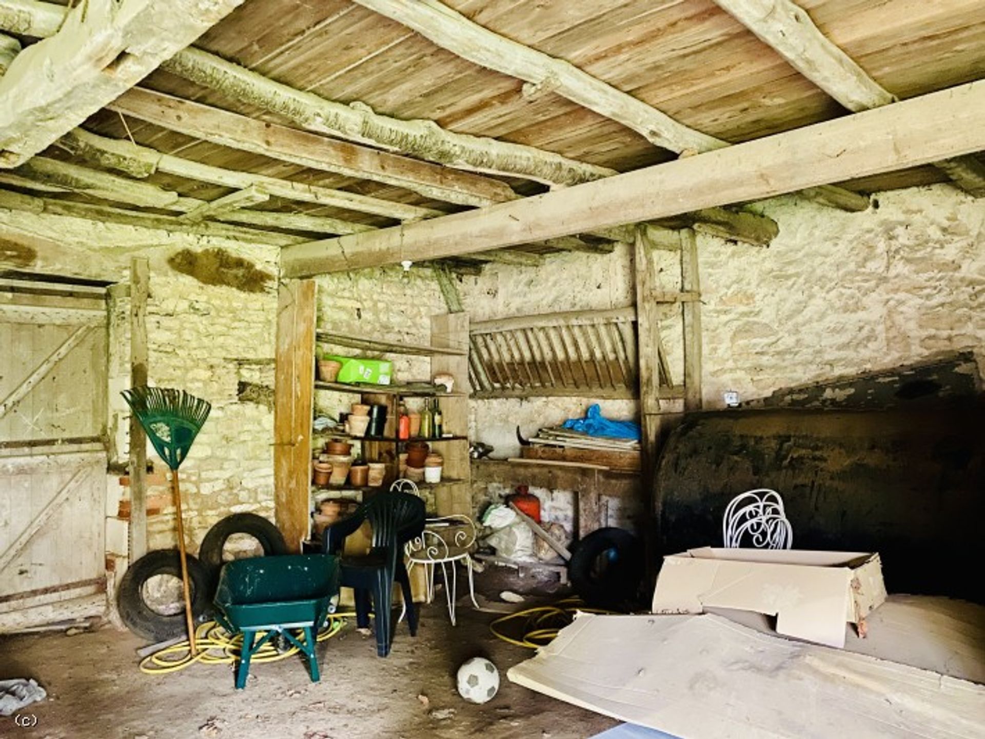 Rumah di Ruffec, Nouvelle-Aquitaine 12547159