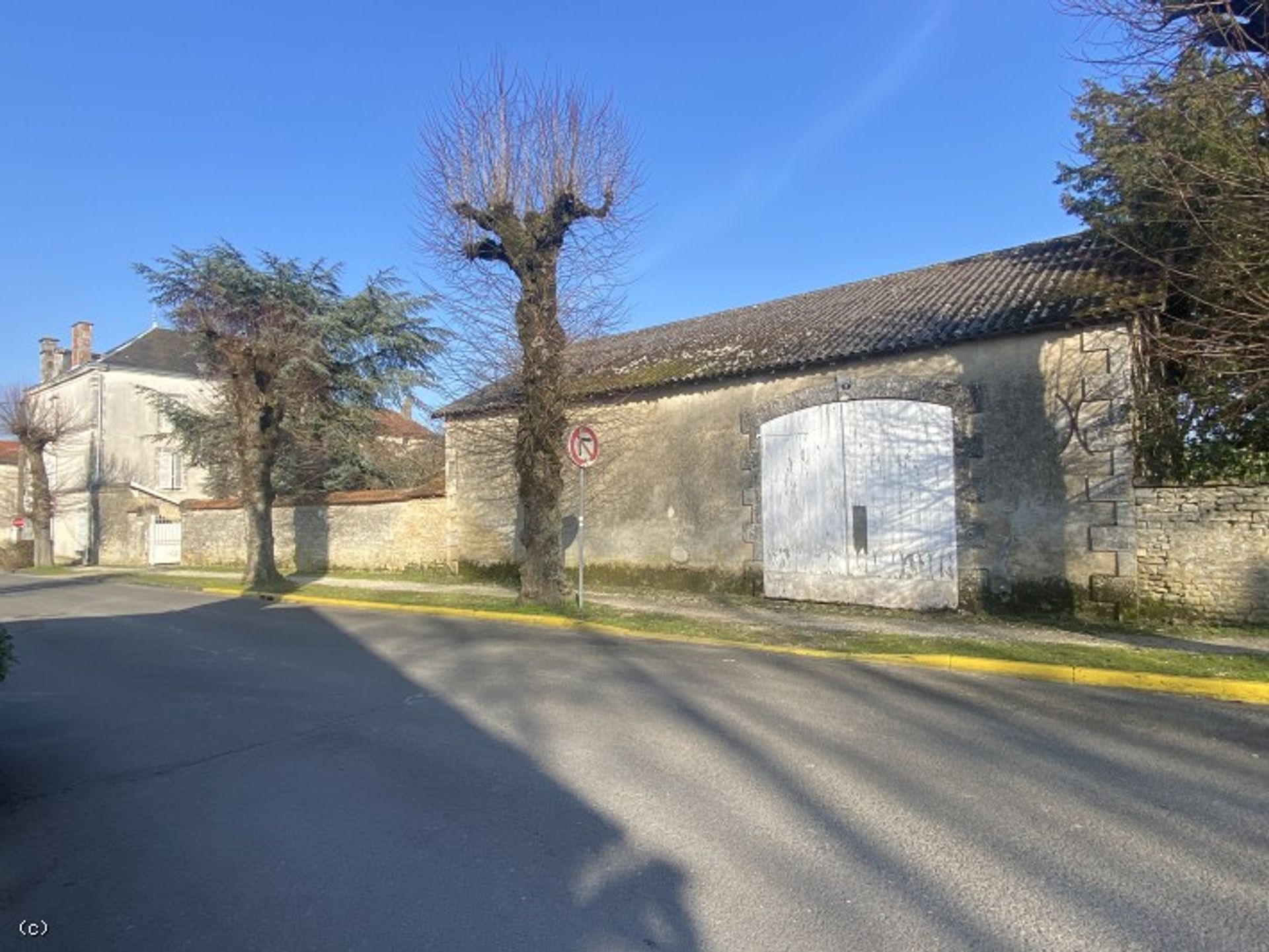 rumah dalam Ruffec, Nouvelle-Aquitaine 12547159