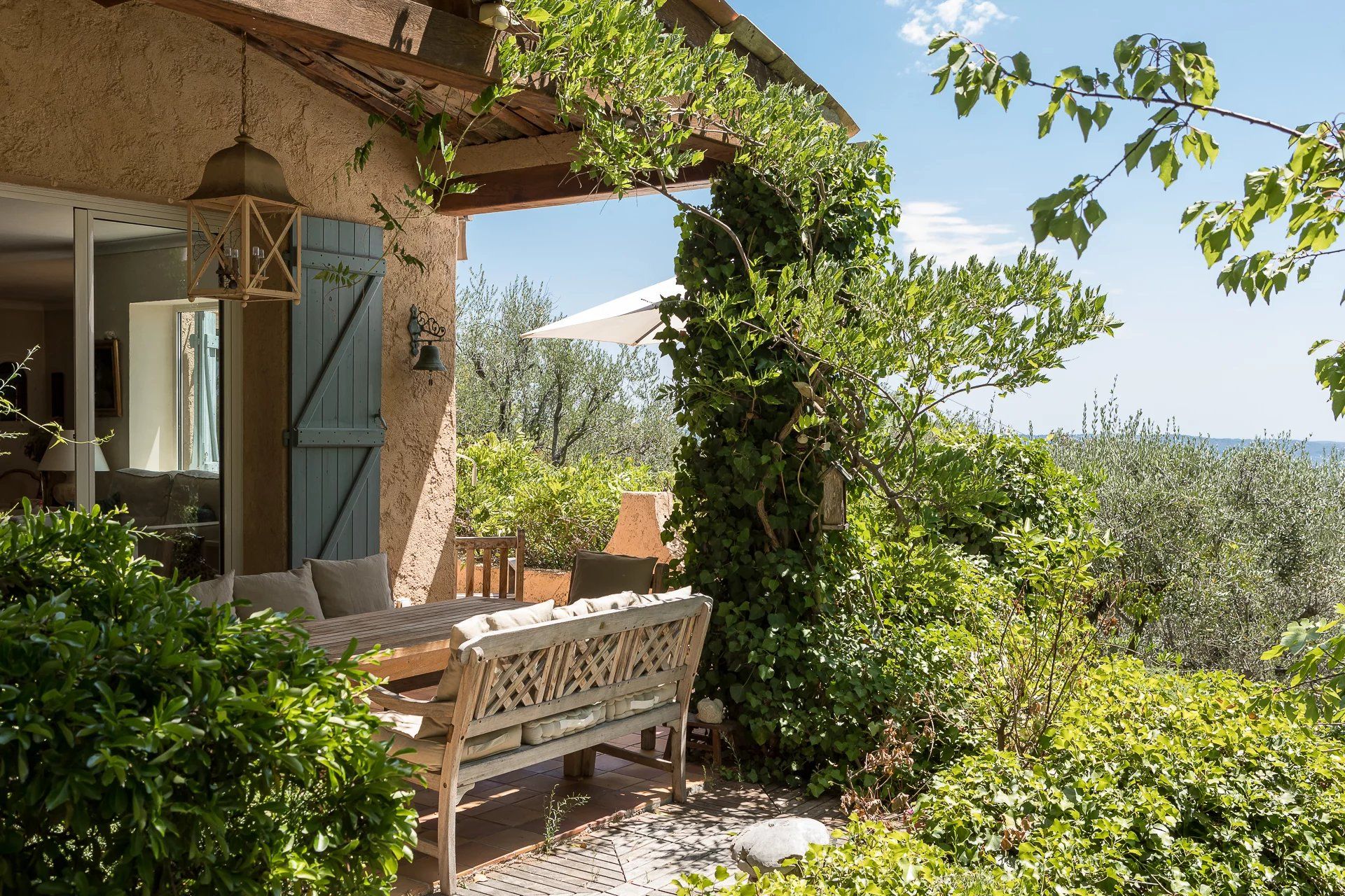 بيت في Le Tignet, Provence-Alpes-Côte d'Azur 12547200