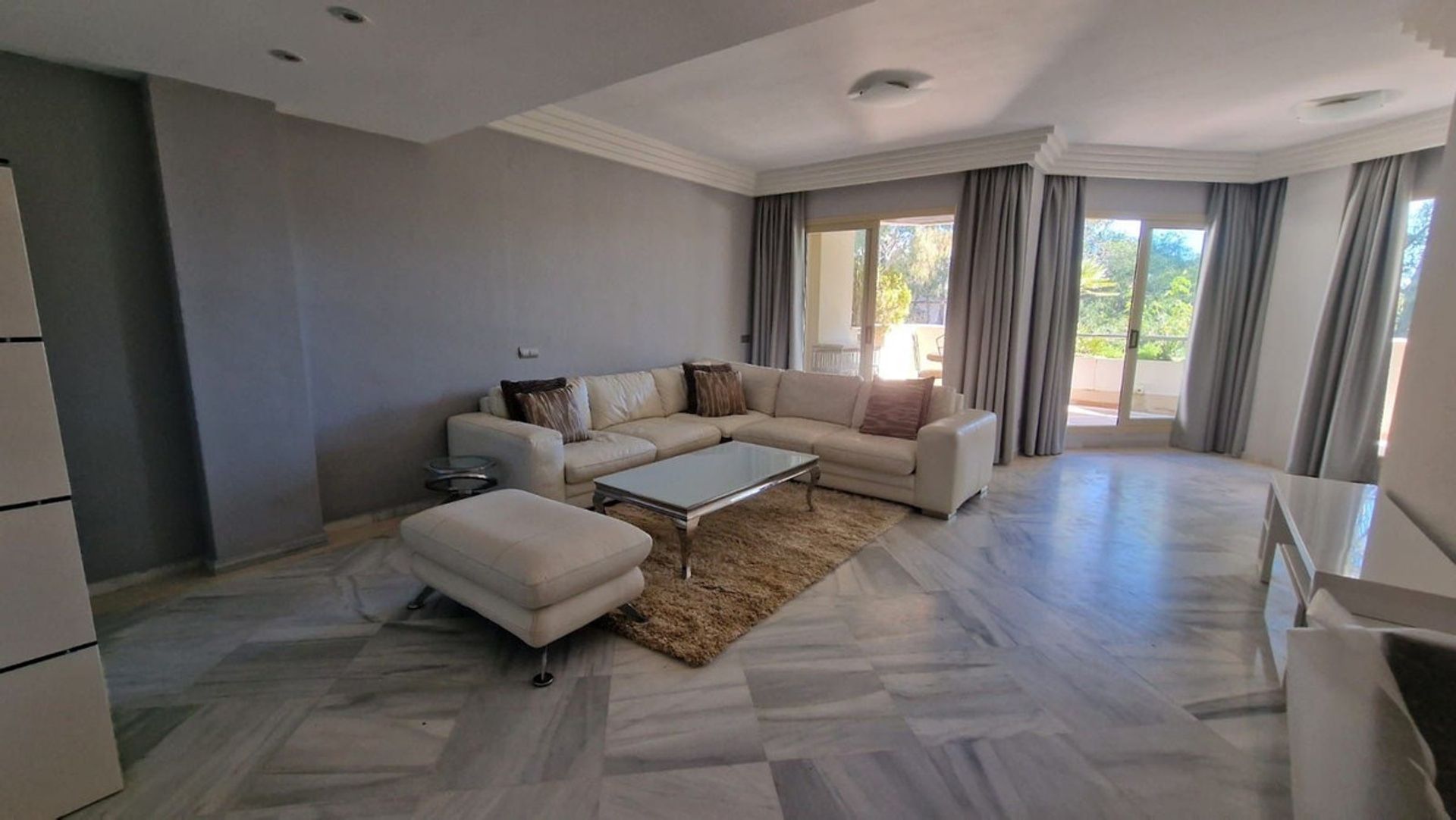 Condominium in Marbella, Andalucía 12547440