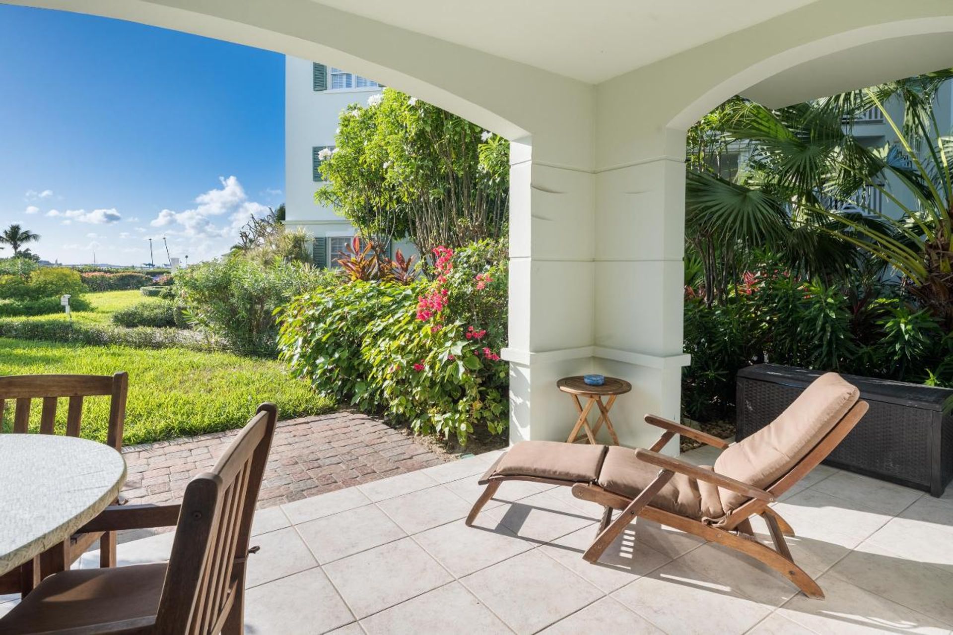 Condominium in Grace Bay, Caicos Islands 12547619