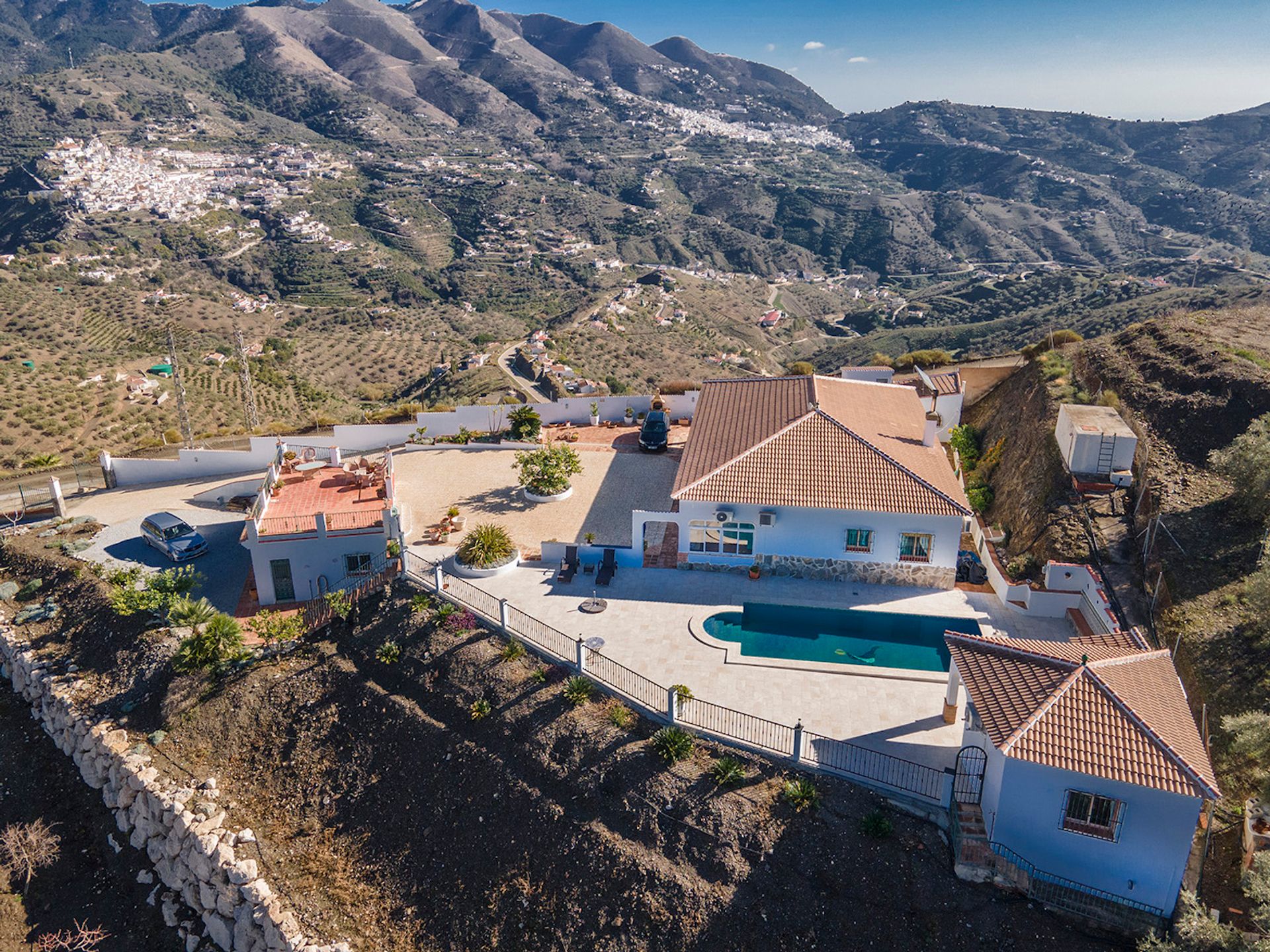 房子 在 Canillas de Albaida, Andalucía 12548098