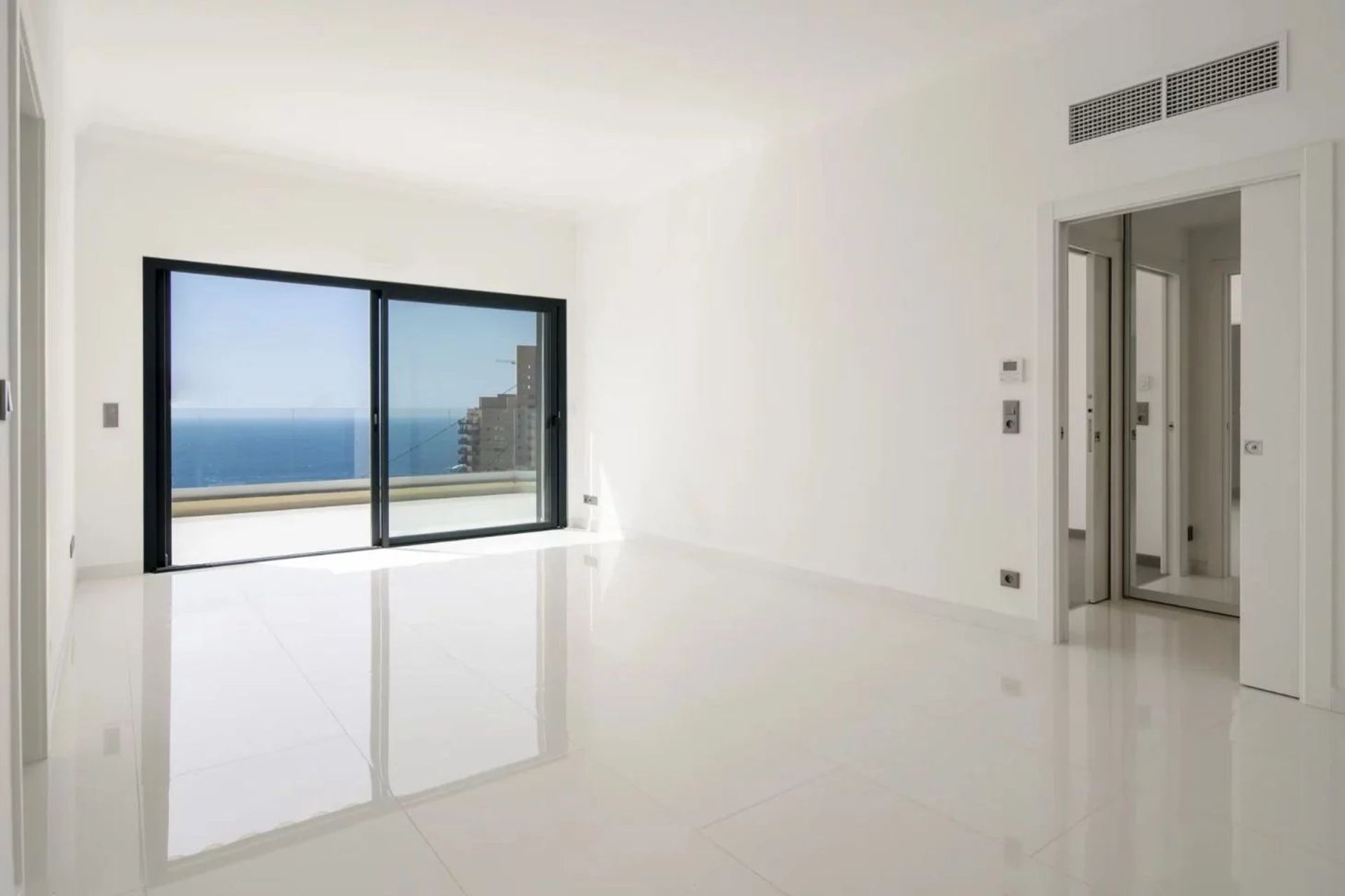 Condominio en Roquebrune-Cap-Martin, Alpes-Maritimes 12548657