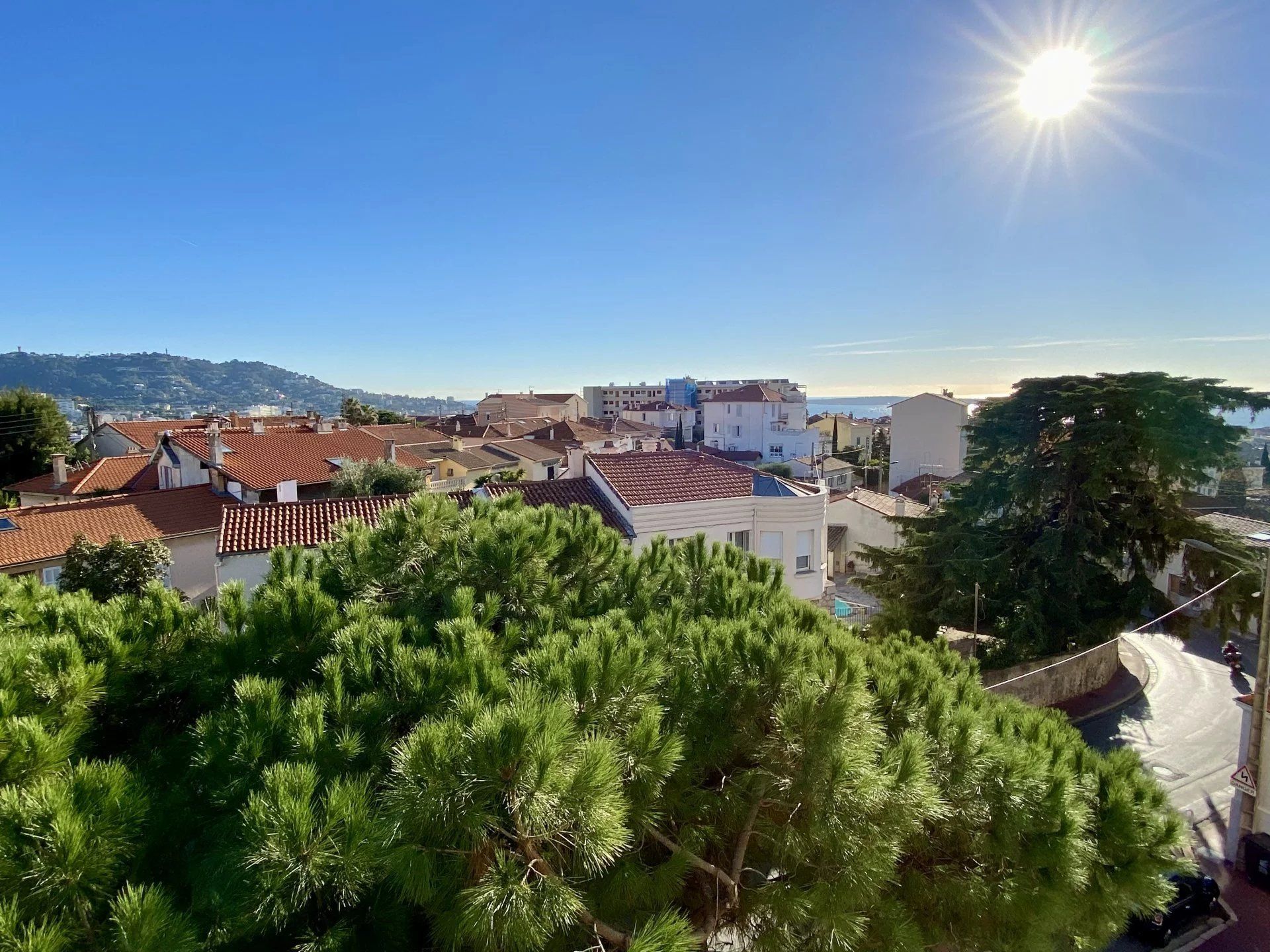 Condominium in Cannes, Provence-Alpes-Cote d'Azur 12548683