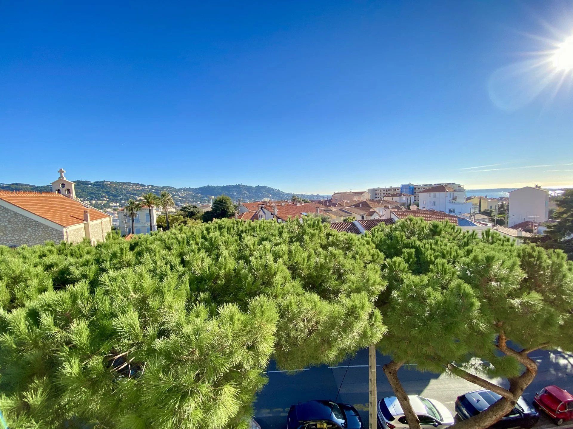 Condominium in Cannes, Provence-Alpes-Cote d'Azur 12548683