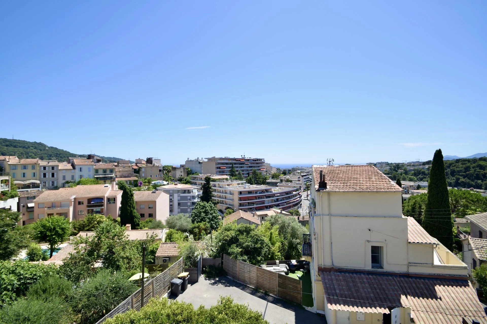 Kondominium w Le Cannet, Alpes-Maritimes 12548696