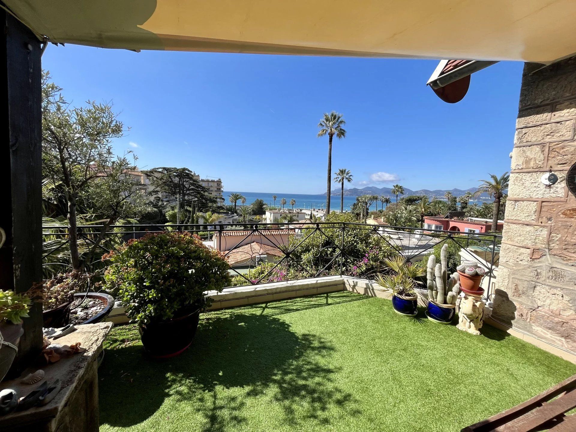 Osakehuoneisto sisään Cannes, Alpes-Maritimes 12548697