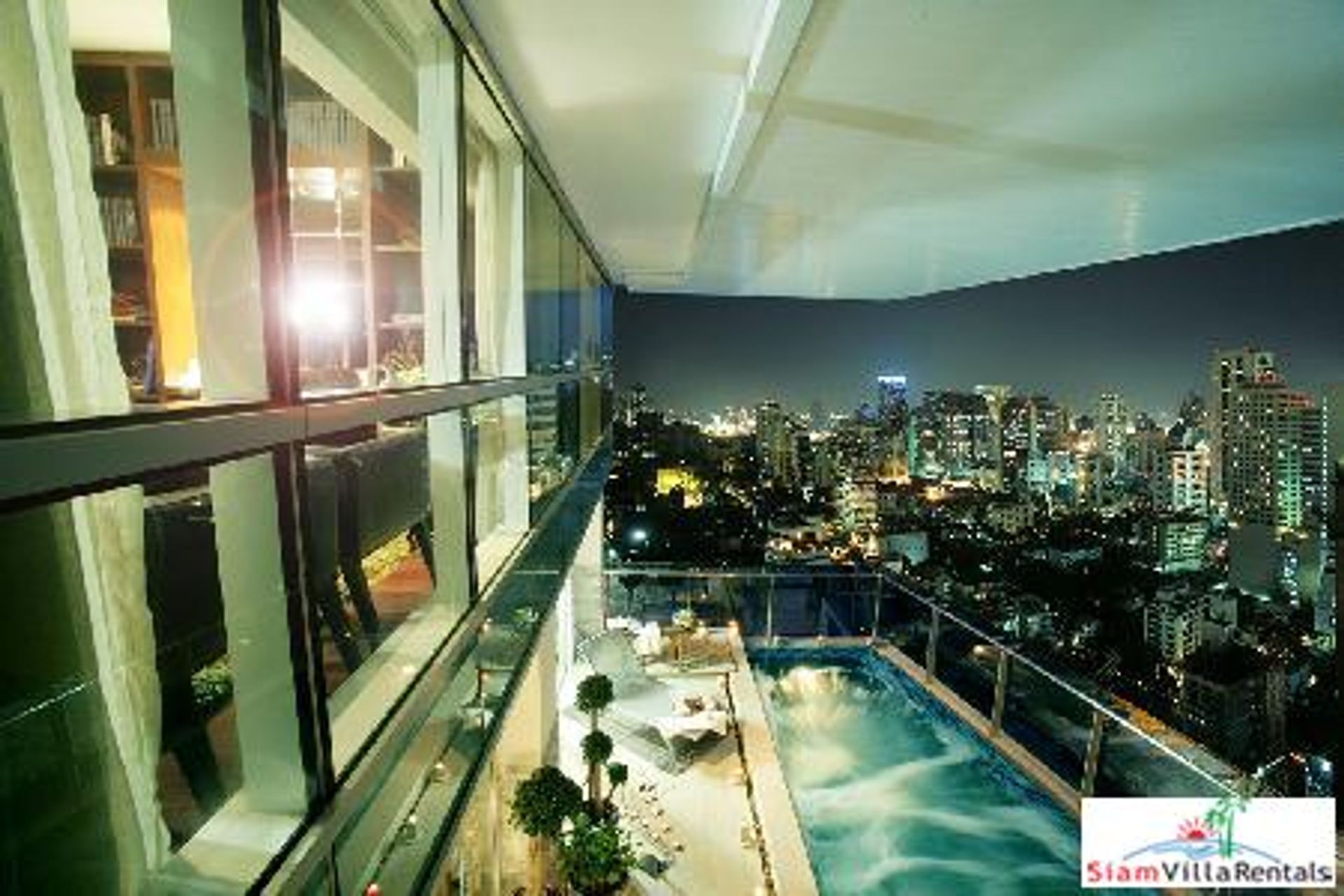 Condominium in Khlong Toei, Krung Thep Maha Nakhon 12549311