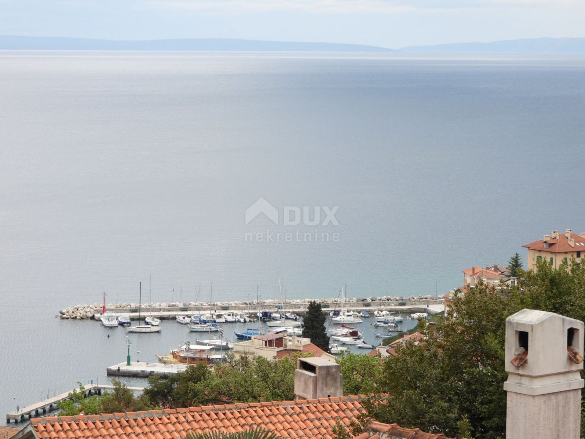 Condominio en Opatija, Primorsko-Goranska Županija 12549824