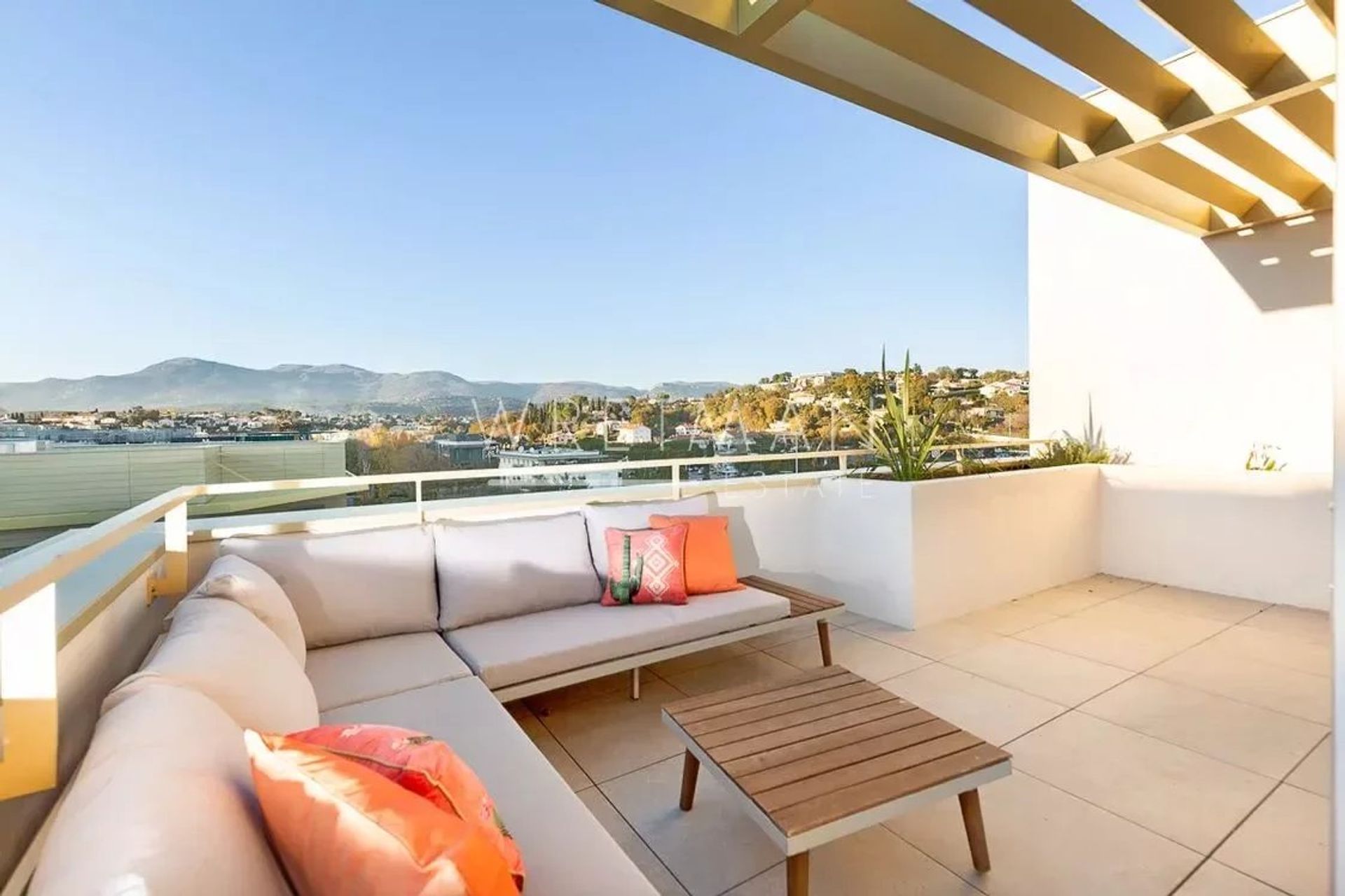 Condominio nel Cagnes-sur-Mer, Provence-Alpes-Cote d'Azur 12550420