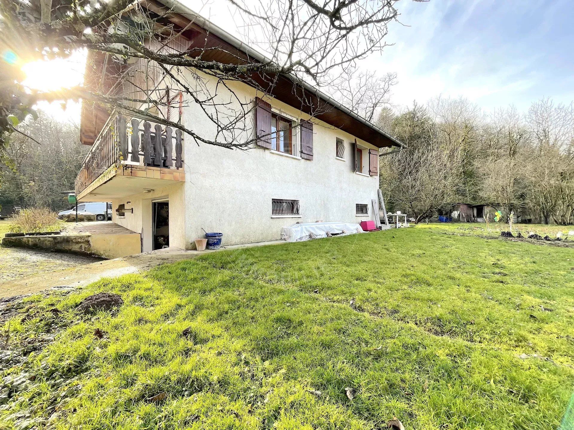 casa no Annecy, Auvergne-Rhone-Alpes 12550451