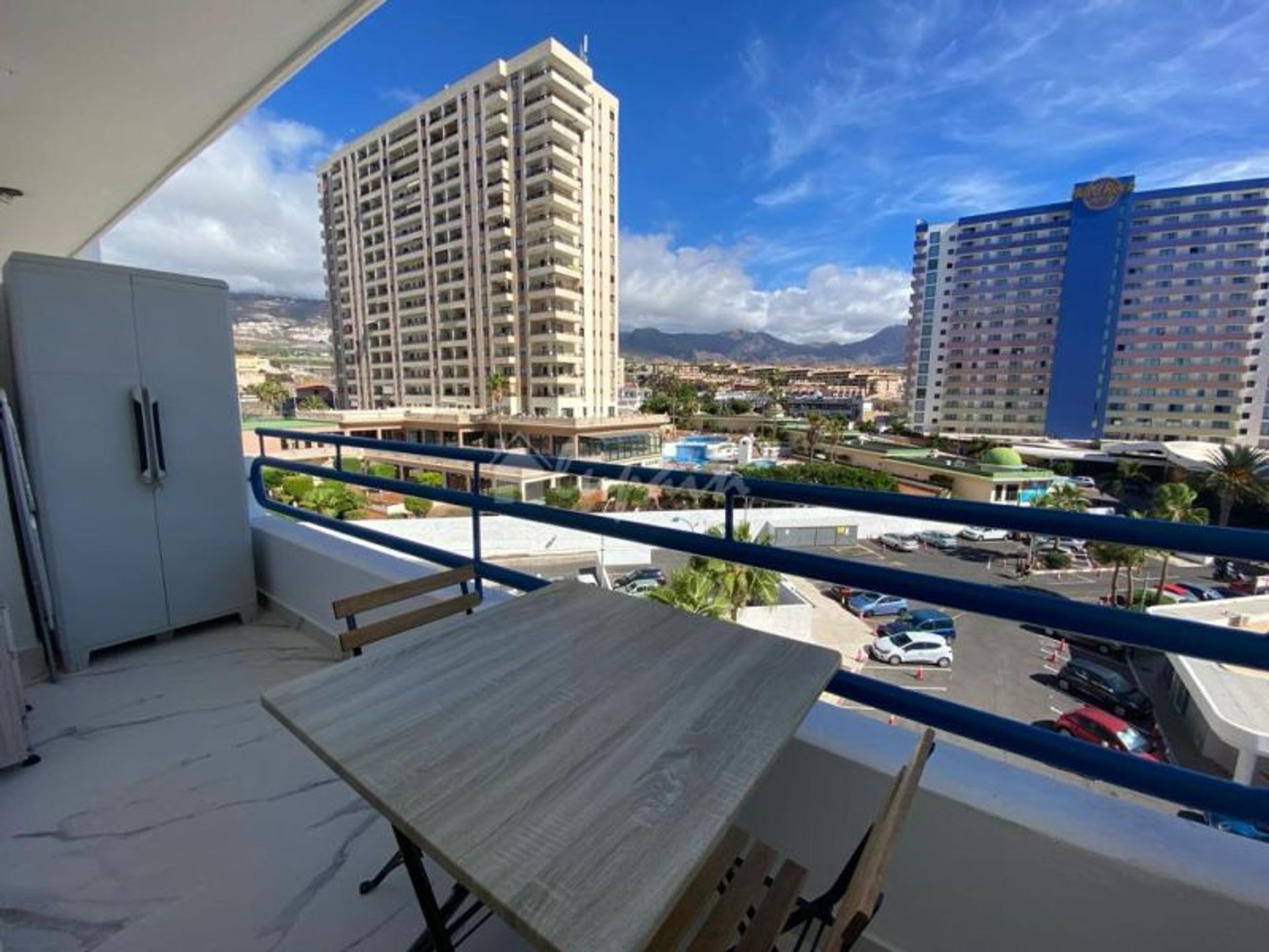 Condominium in Adeje, Canarias 12551049