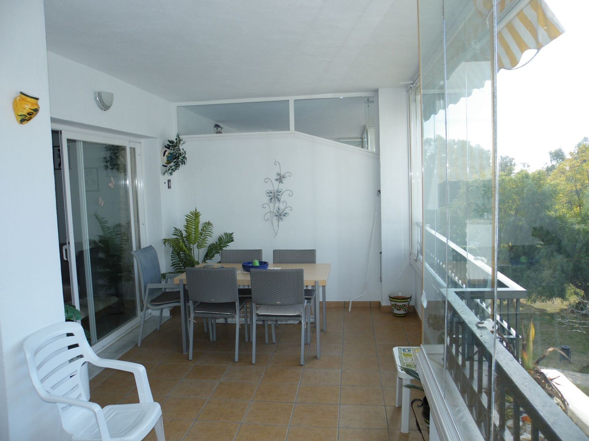 Condominium in Marbella, Andalusia 12551123