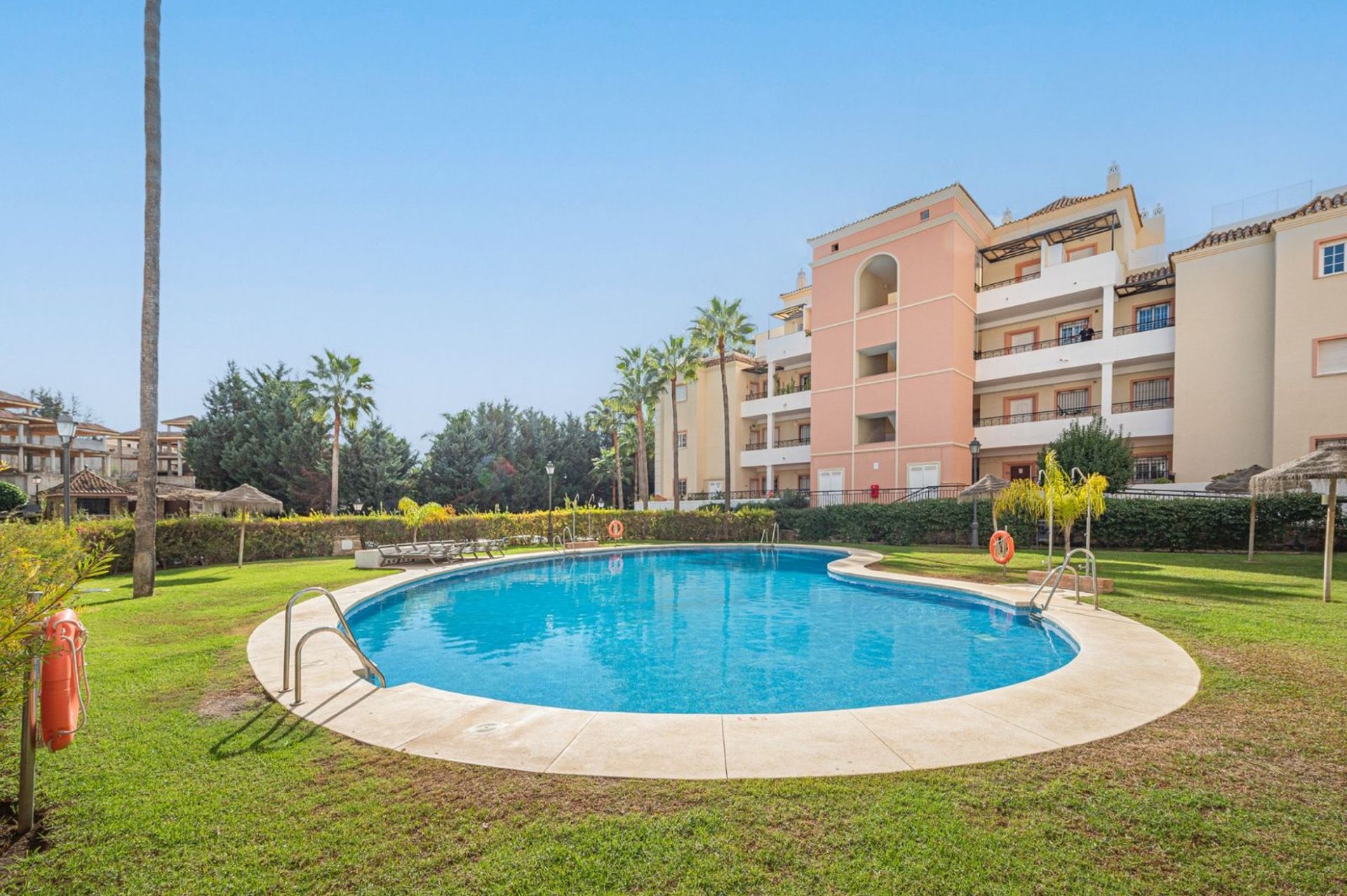 Condominio nel San Pedro de Alcantara, Andalusia 12551129