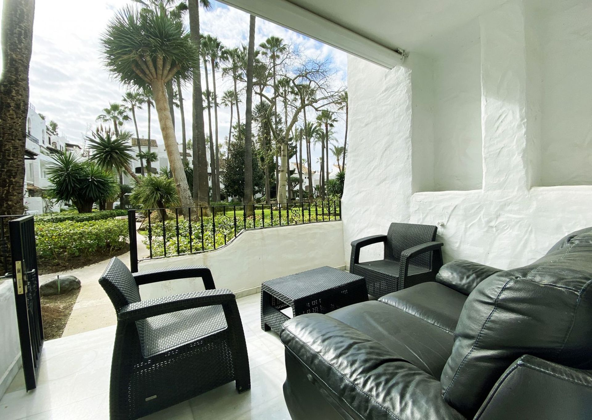 Condominium in Marbella, Andalusia 12551146