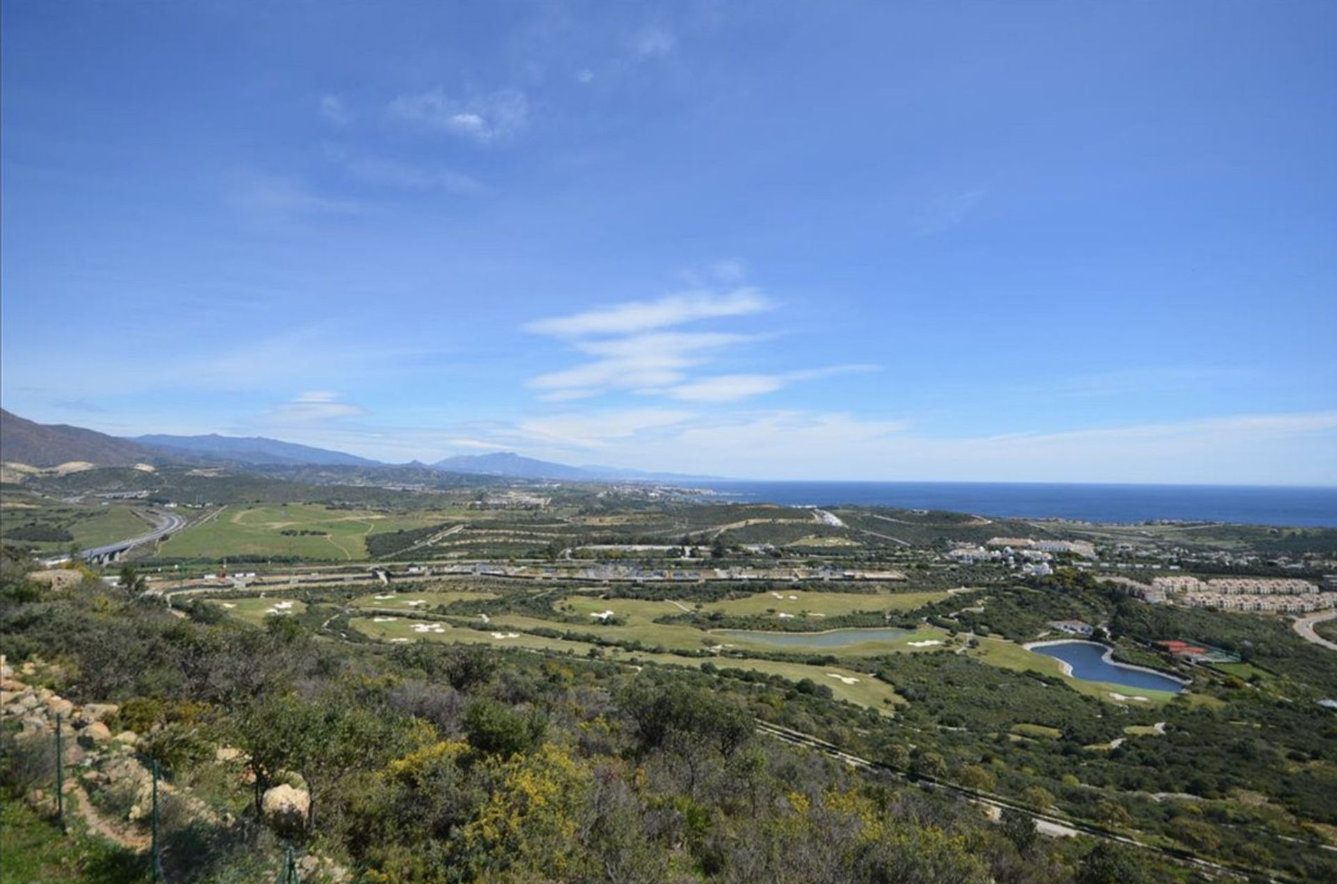 Condominium in Casares, Andalusia 12551154