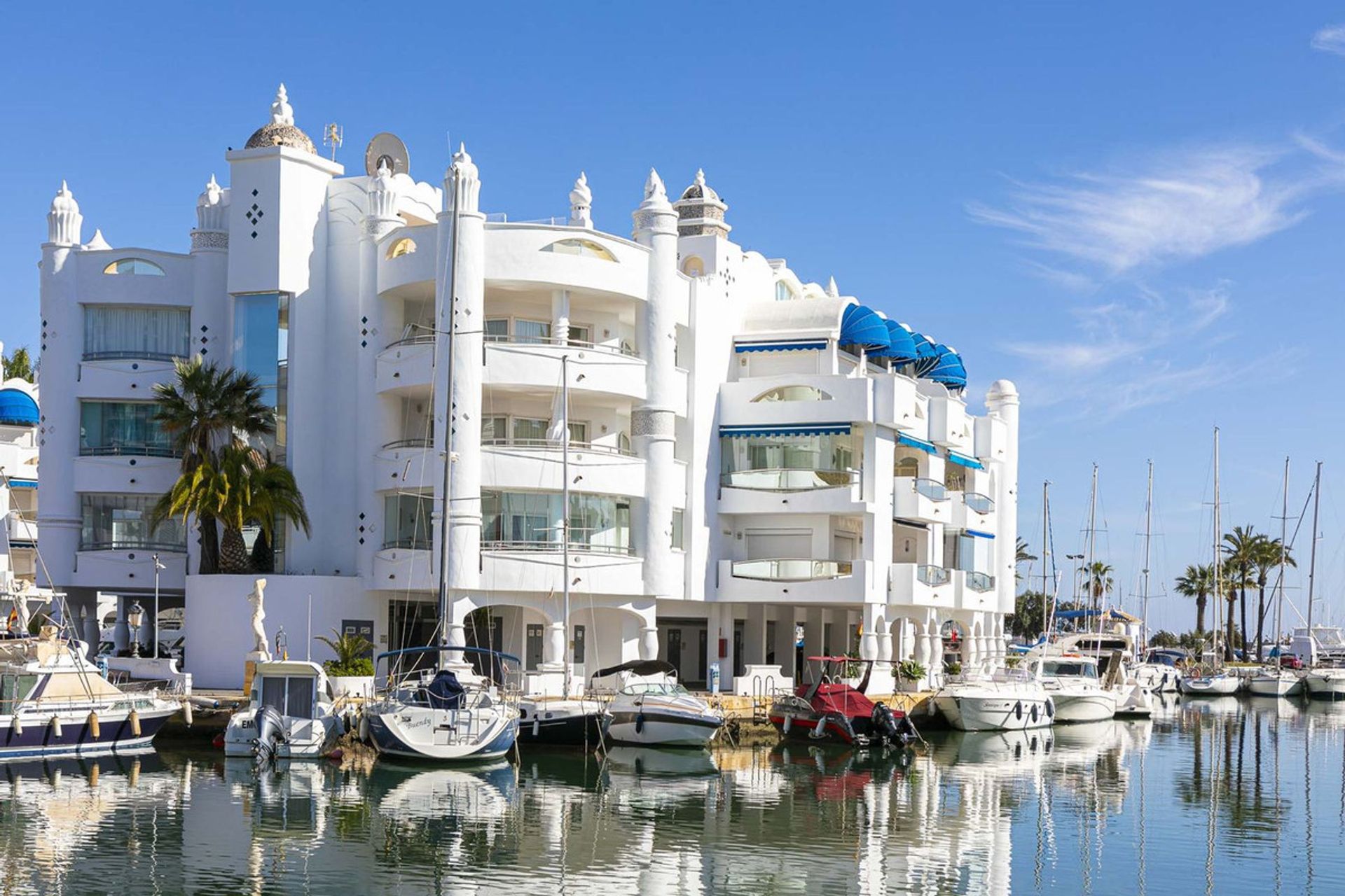 Condominium dans Benalmádena, Andalusia 12551552