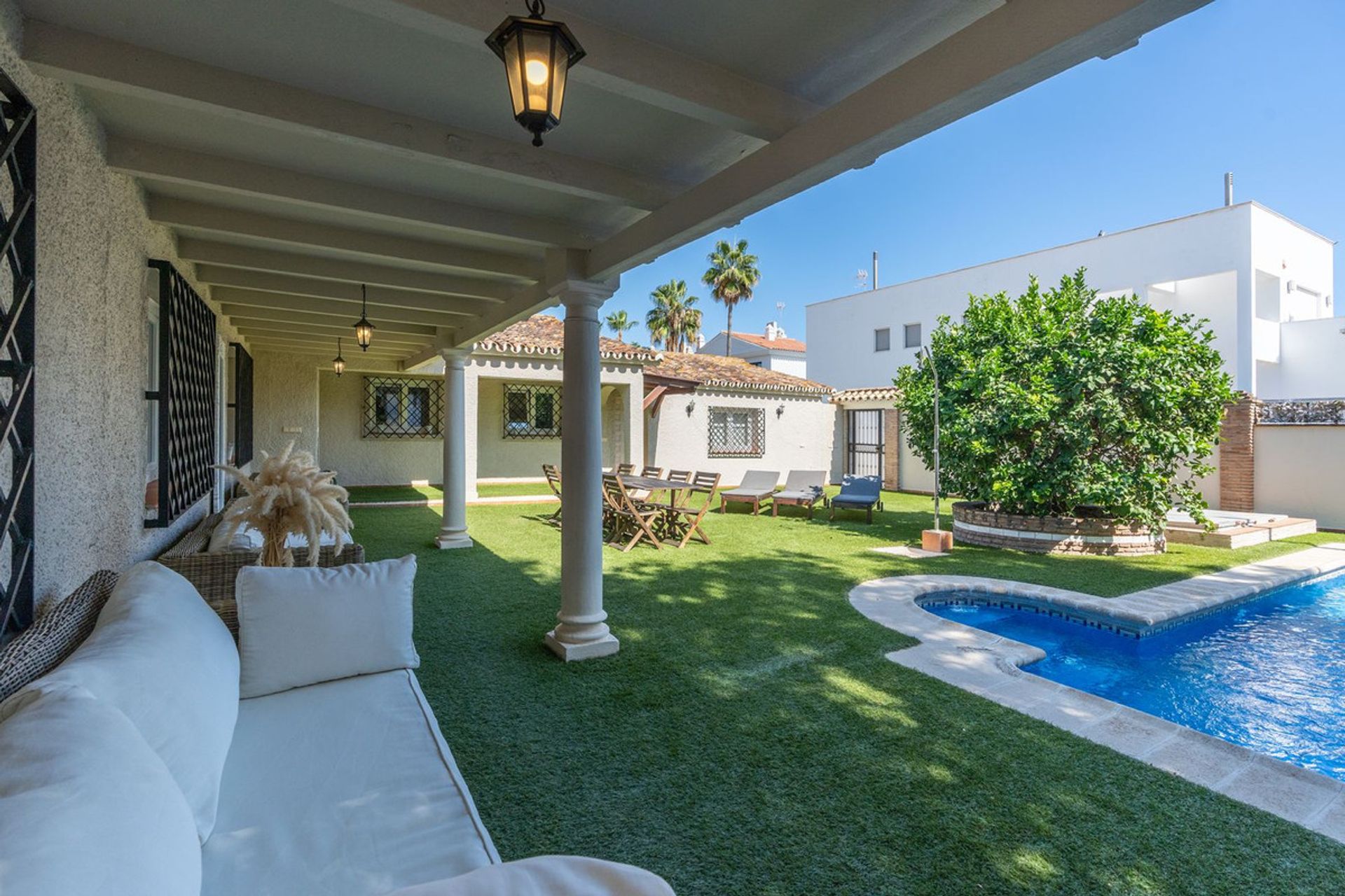 Casa nel San Pedro de Alcántara, Andalusia 12551839